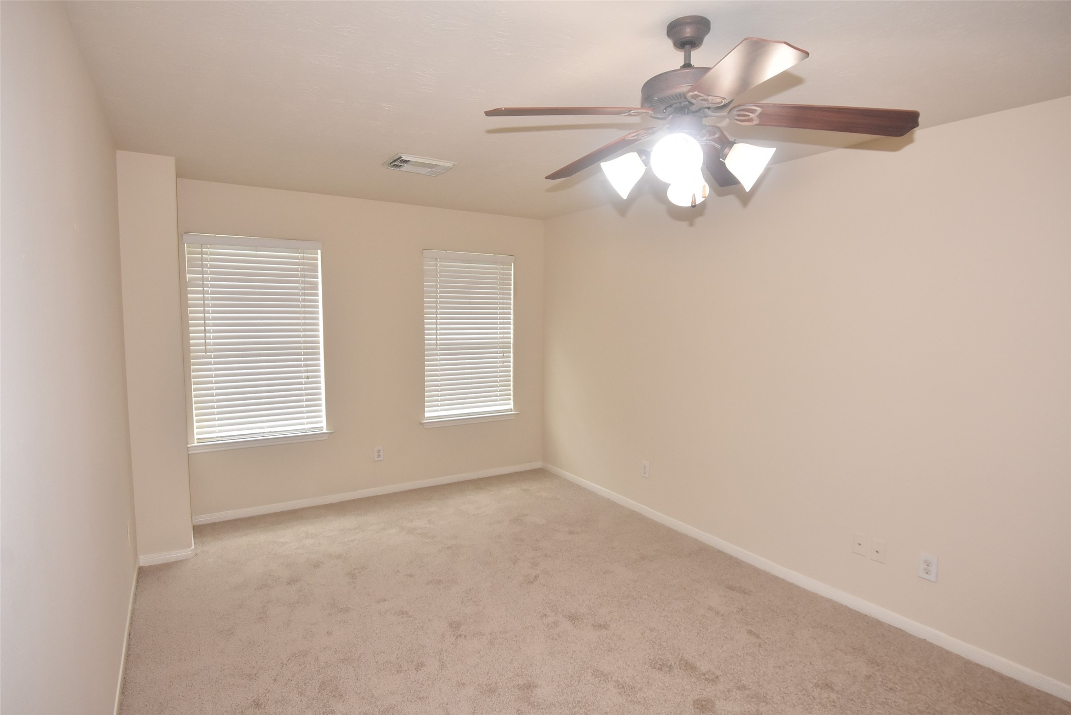1035 Junction Ct Property Photo 19