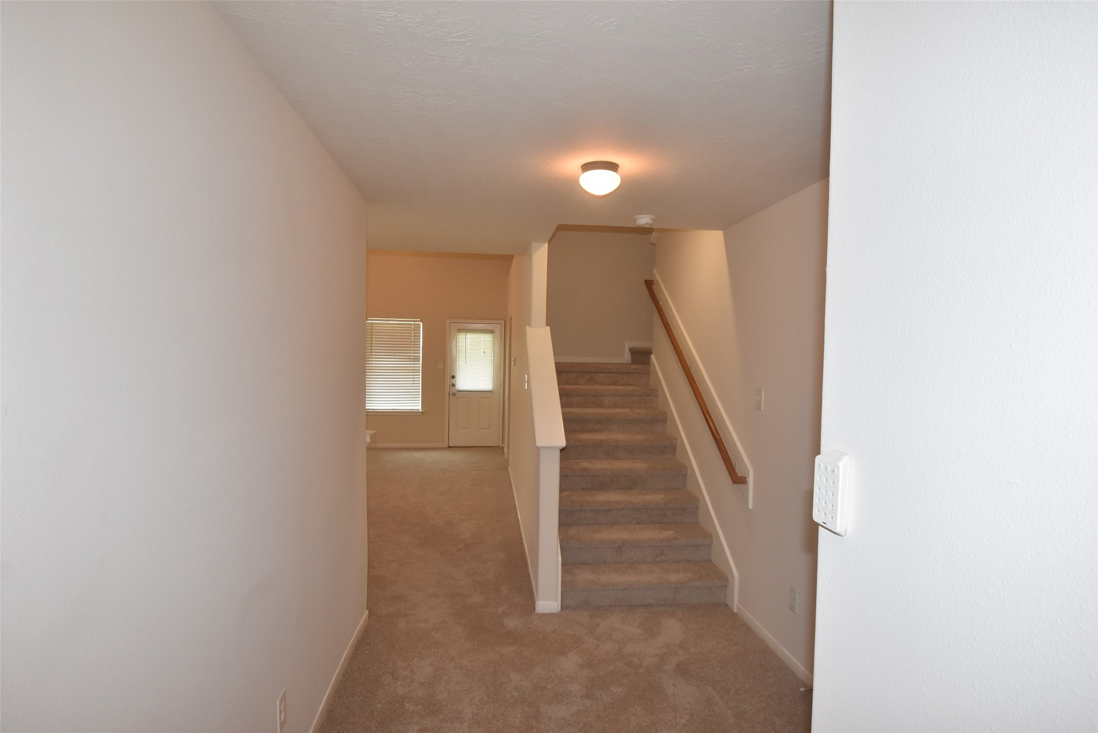1035 Junction Ct Property Photo 29