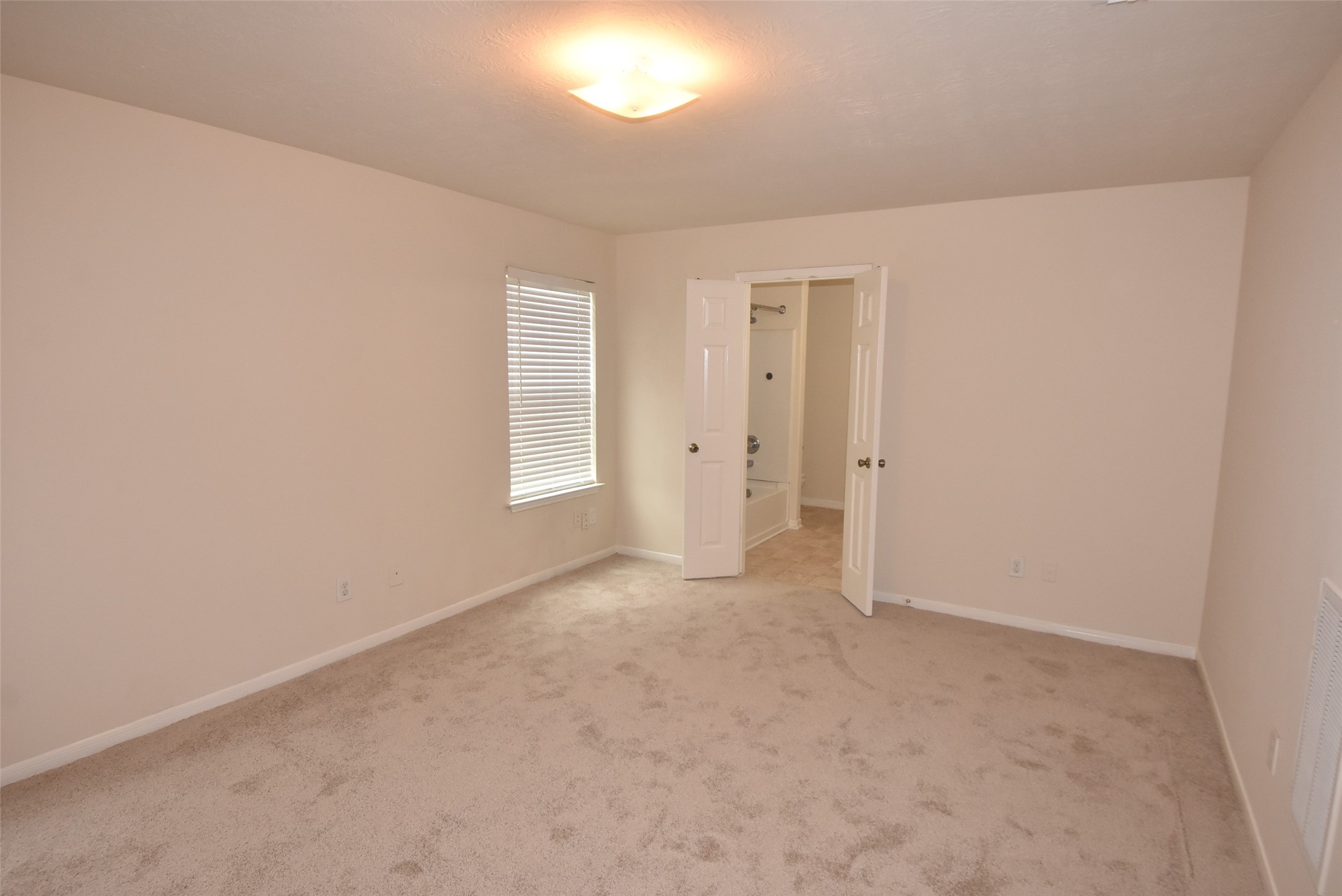 1035 Junction Ct Property Photo 39