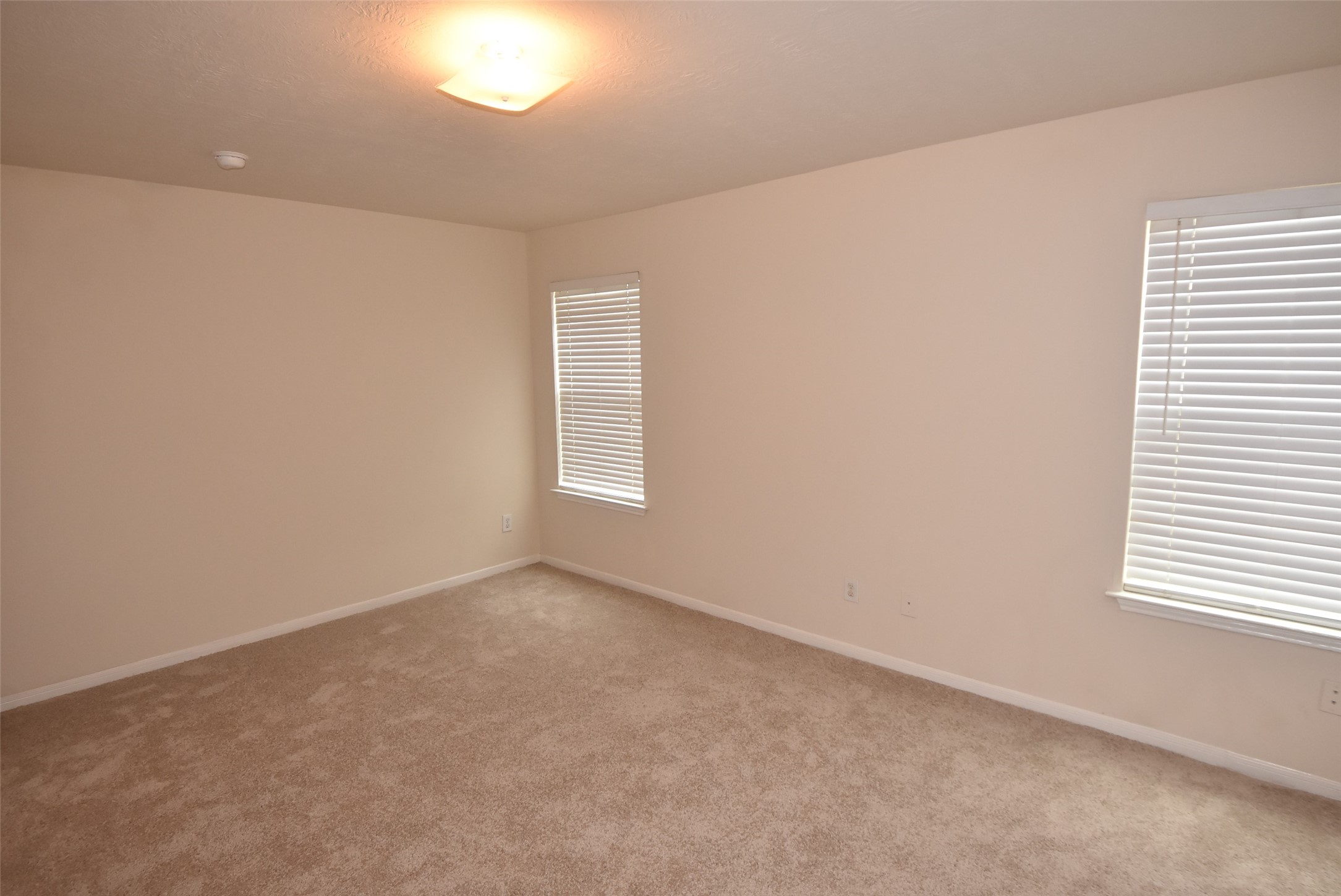 1035 Junction Ct Property Photo 40