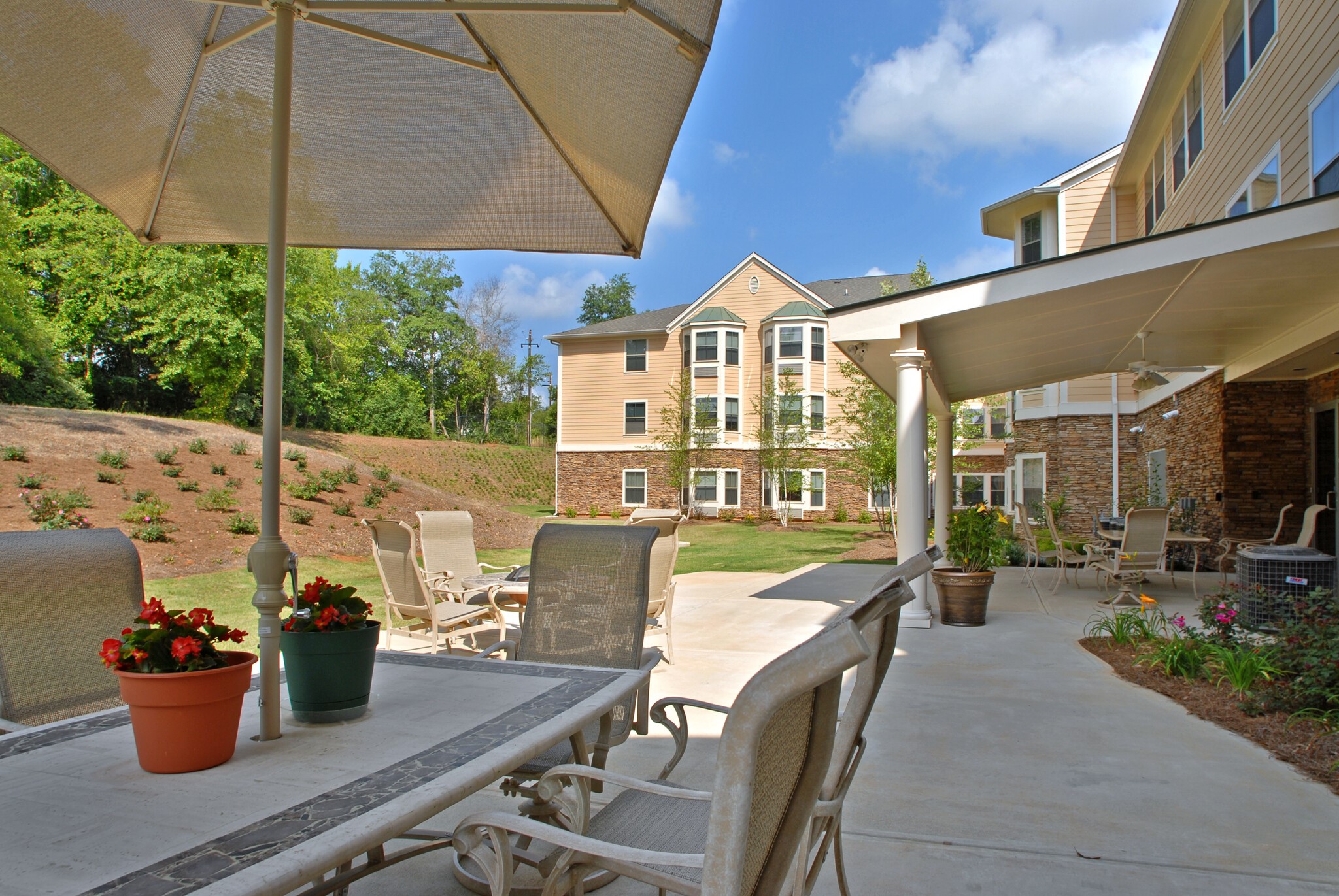 478 Monroe Hill Property Photo 4