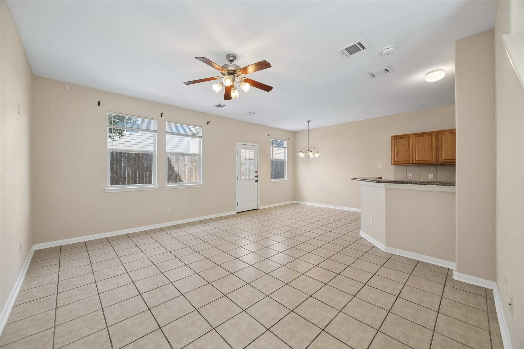 6051 Yorkglen Manor Lane Property Photo 4