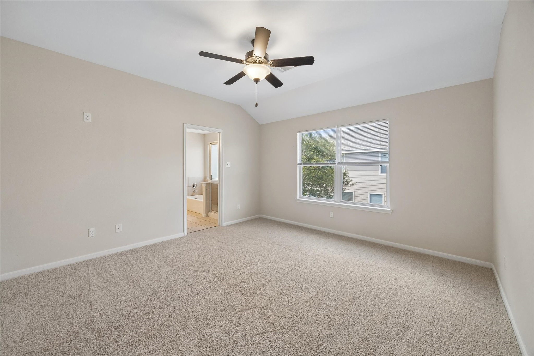 6051 Yorkglen Manor Lane Property Photo 11