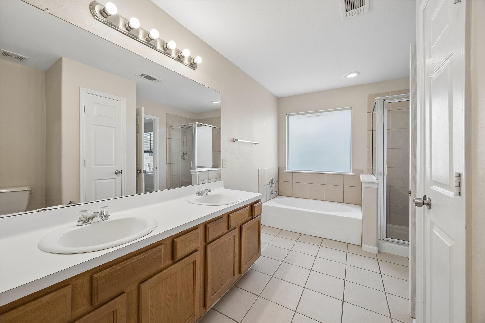 6051 Yorkglen Manor Lane Property Photo 12