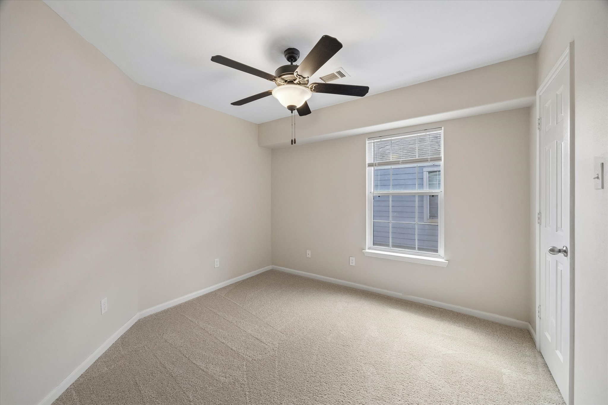 6051 Yorkglen Manor Lane Property Photo 15
