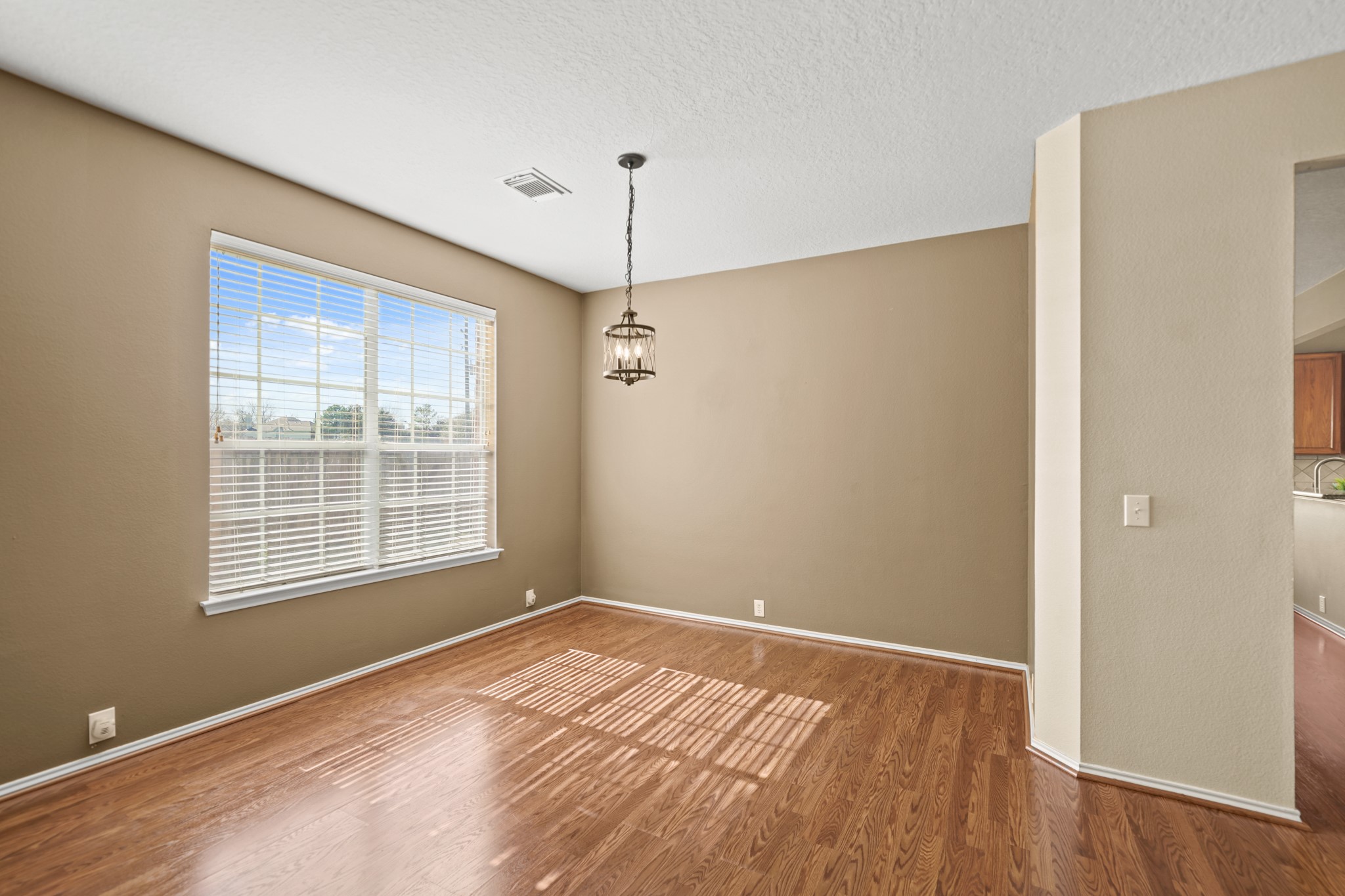 423 Thorpe Springs Drive Property Photo 8