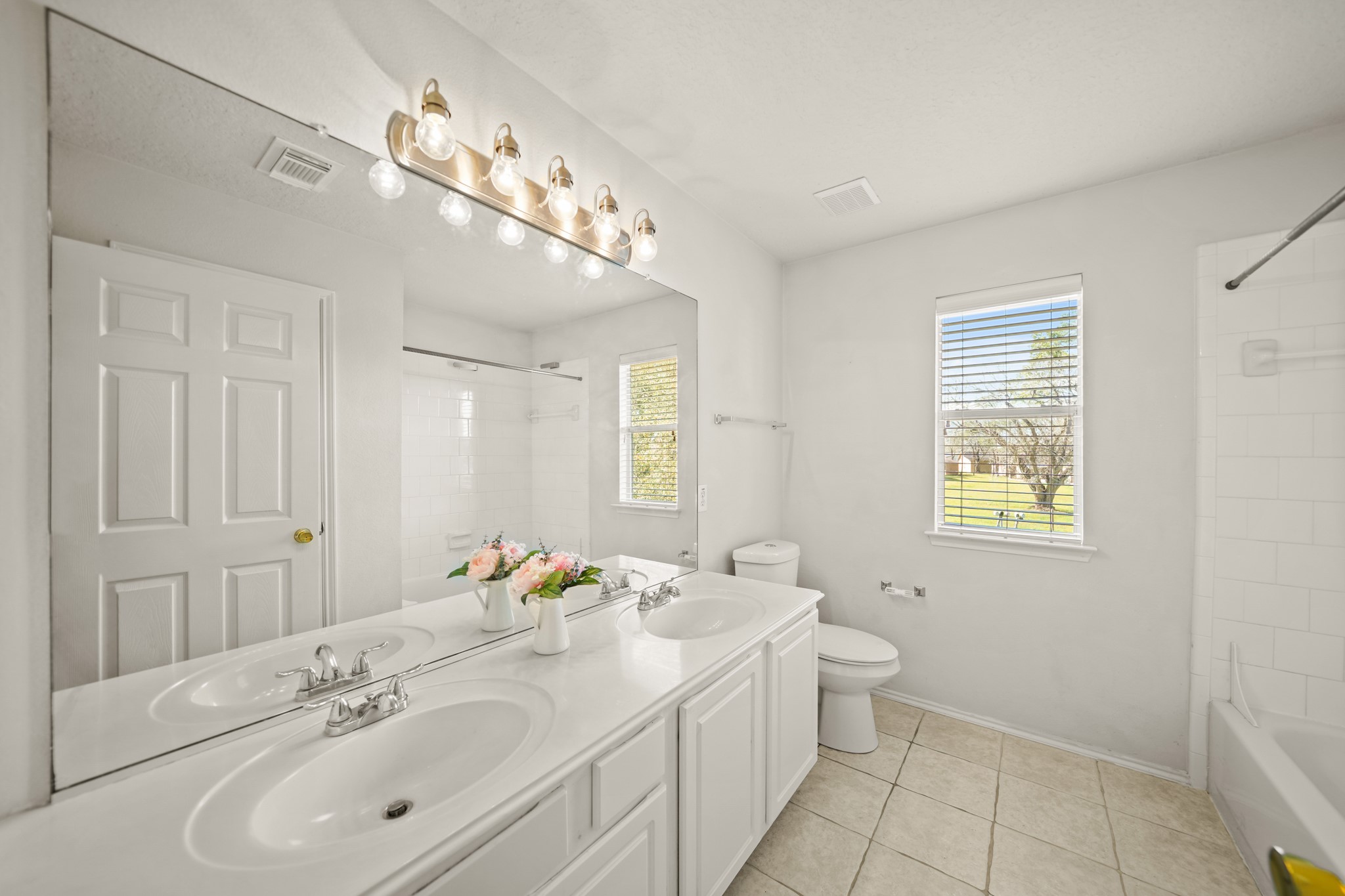 423 Thorpe Springs Drive Property Photo 26