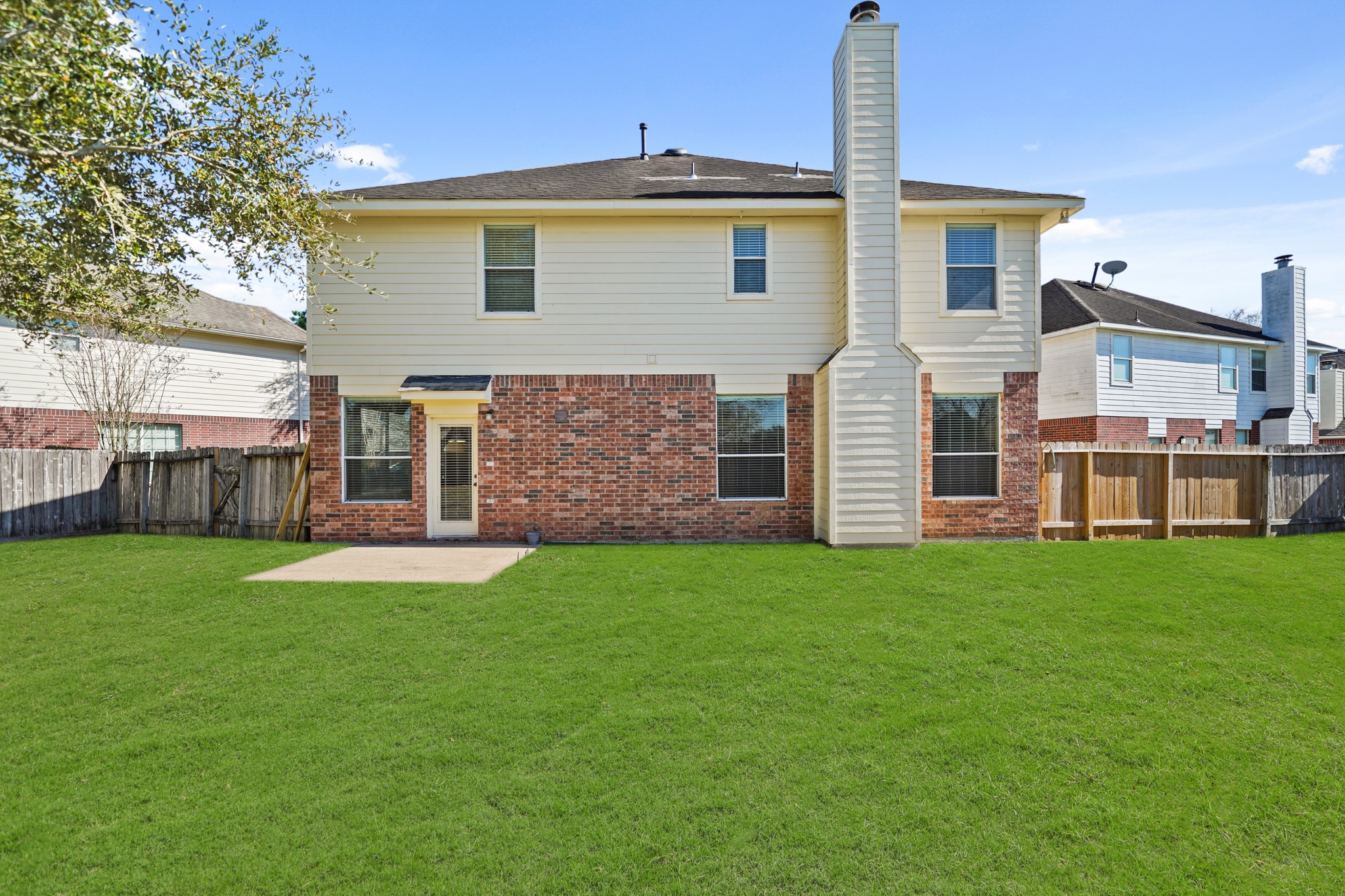 423 Thorpe Springs Drive Property Photo 33