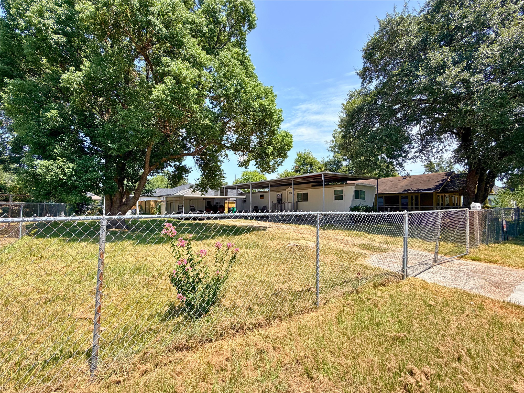 310 E Jack Street Property Photo 1