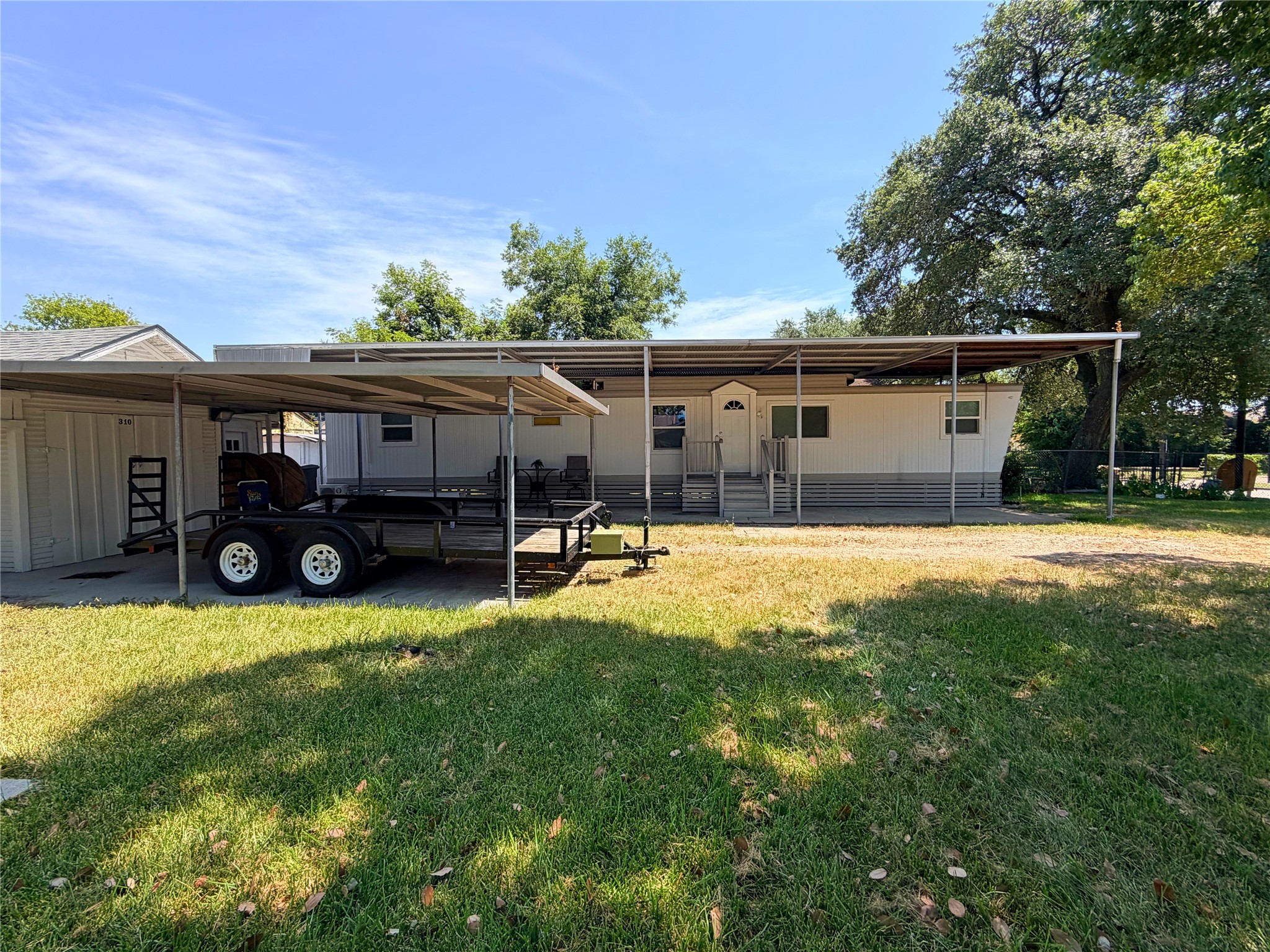310 E Jack Street Property Photo 3