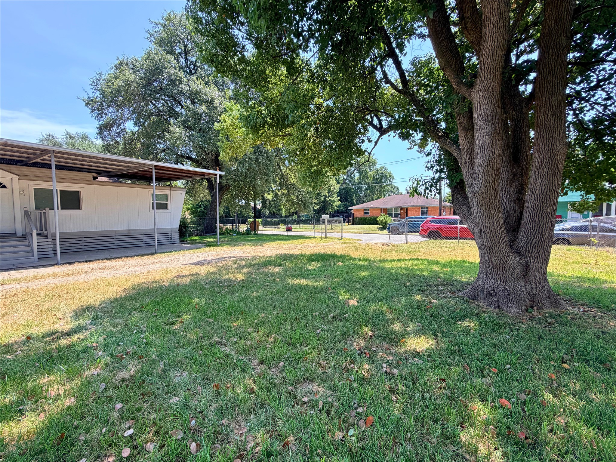 310 E Jack Street Property Photo 6