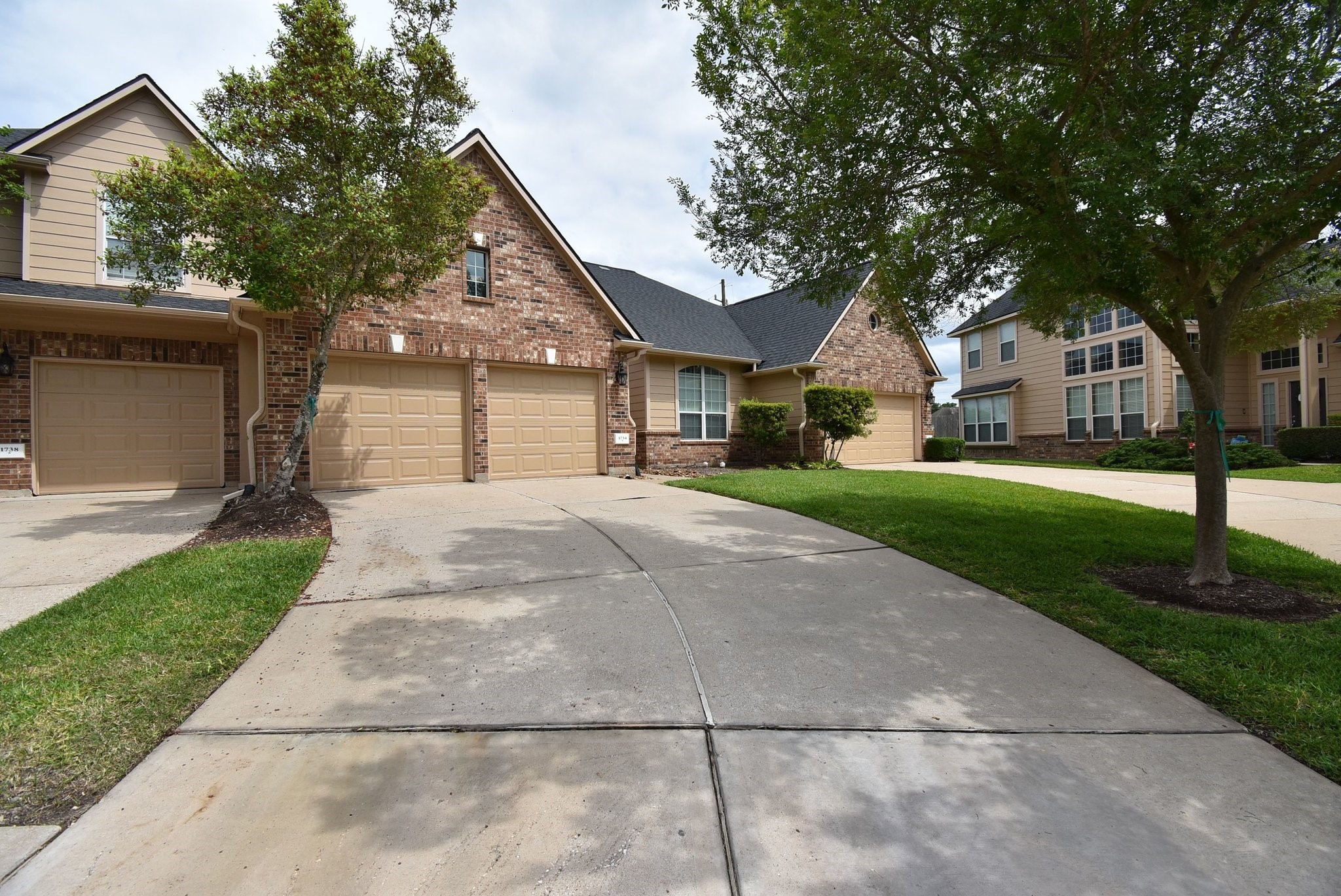 1734 Pepper Hill Lane Property Photo