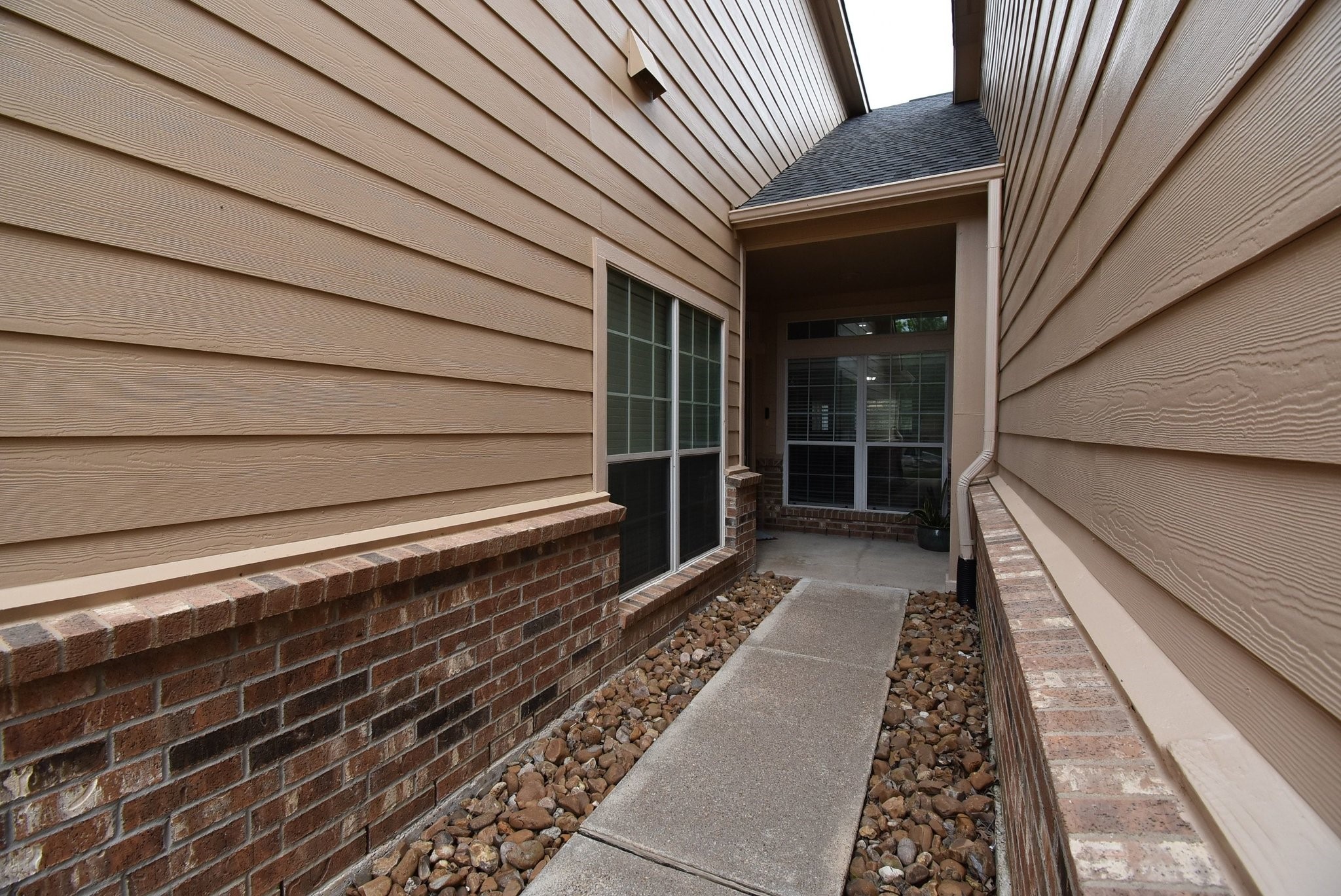 1734 Pepper Hill Lane Property Photo 2