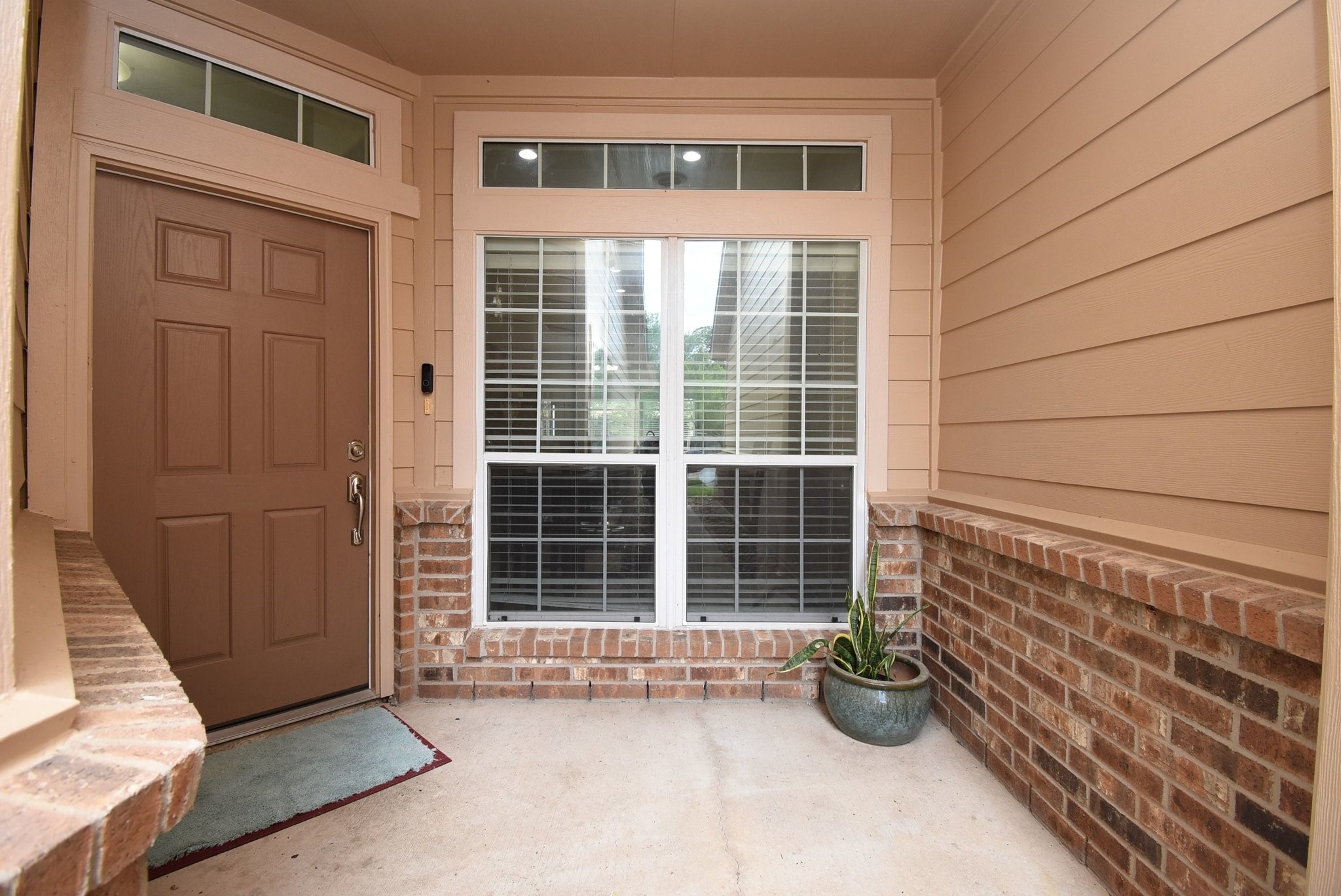 1734 Pepper Hill Lane Property Photo 3