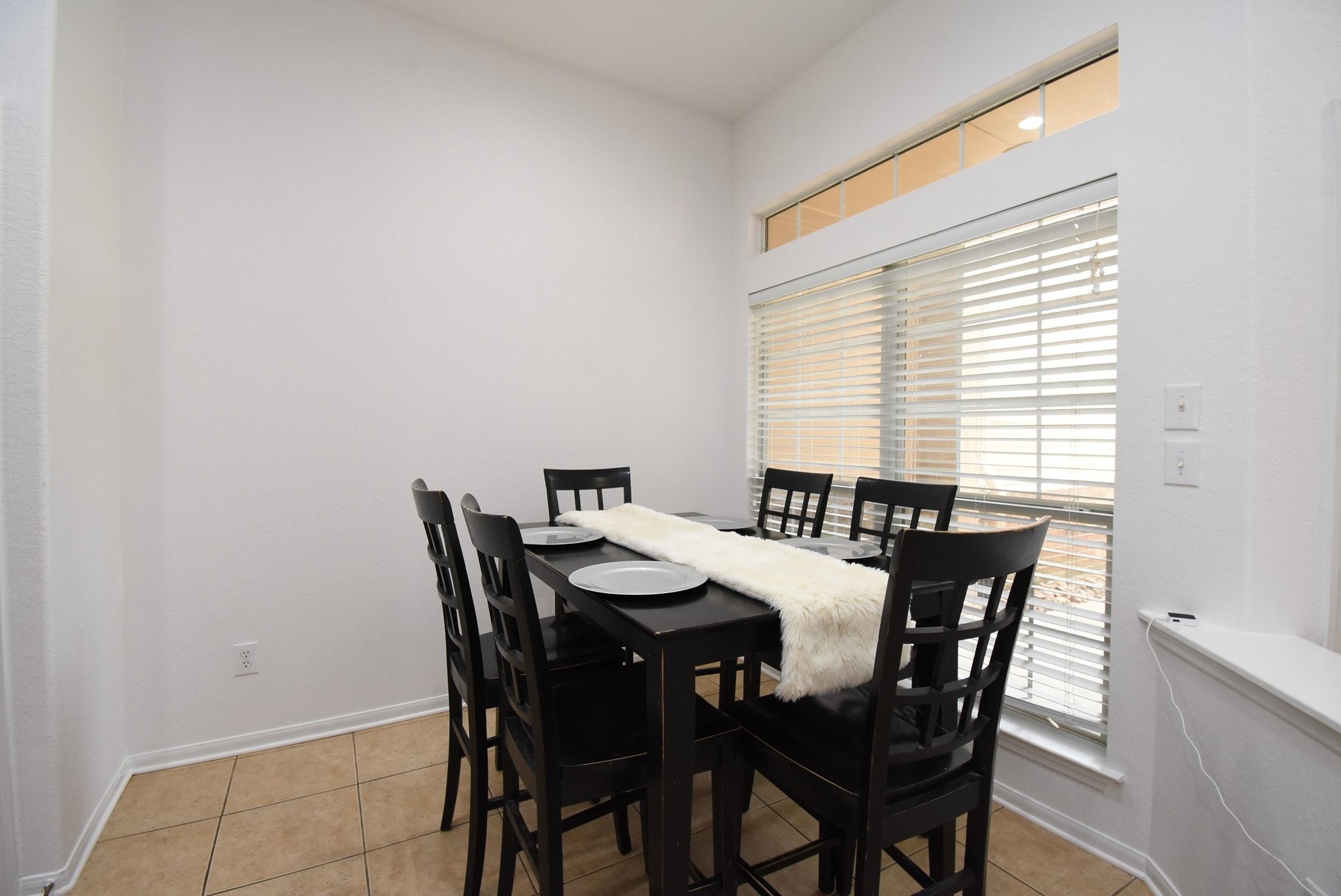 1734 Pepper Hill Lane Property Photo 7