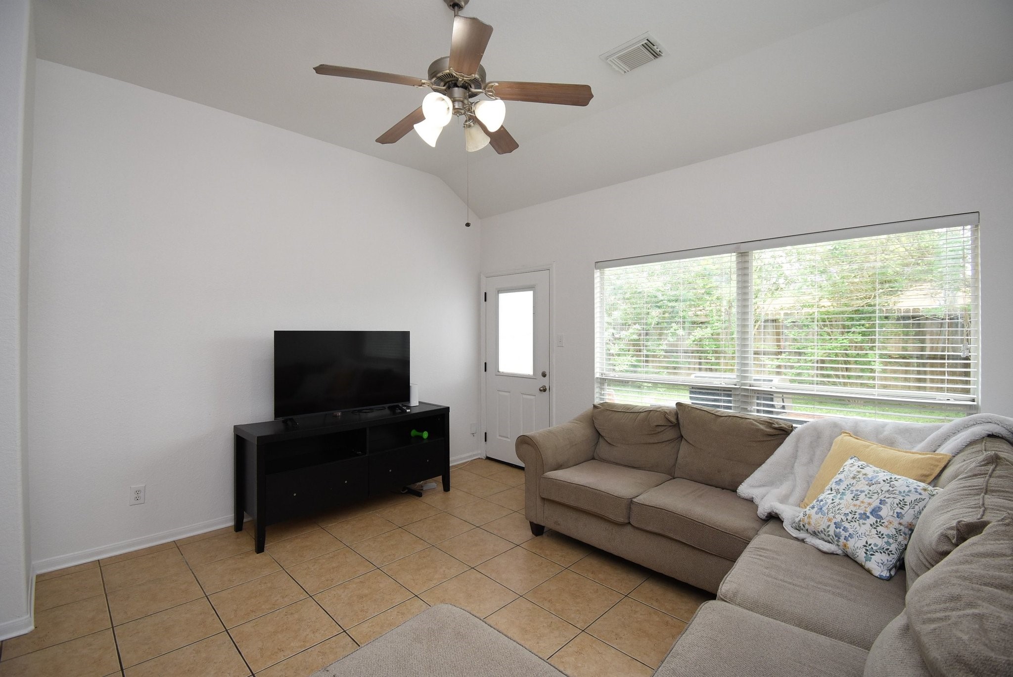 1734 Pepper Hill Lane Property Photo 9