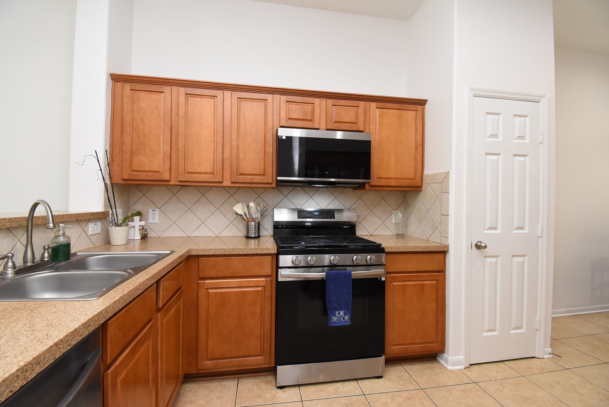 1734 Pepper Hill Lane Property Photo 11