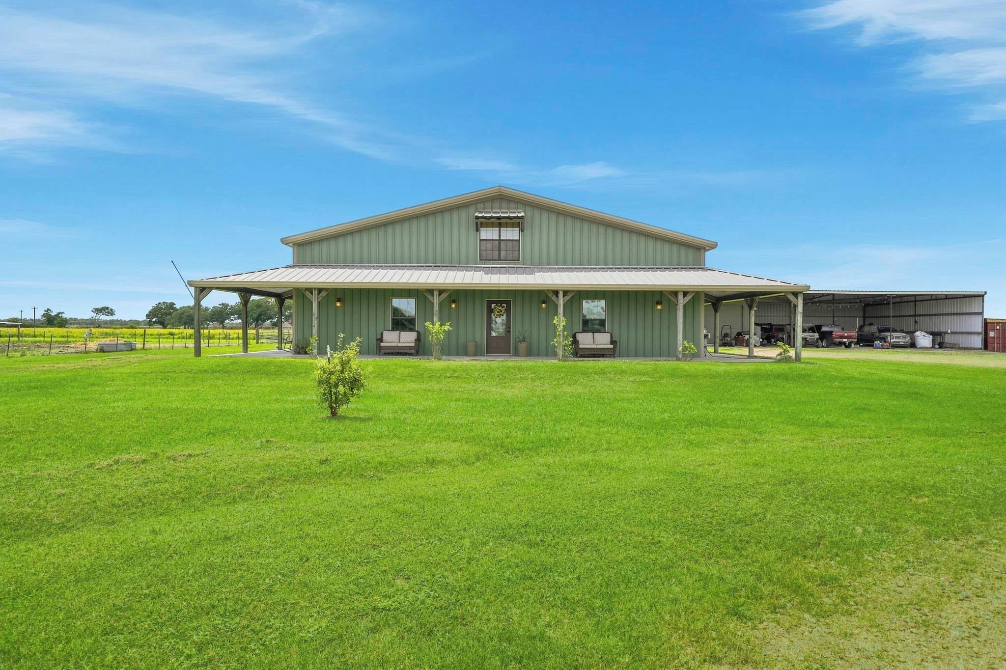 1604 County Road 370 Property Photo 1