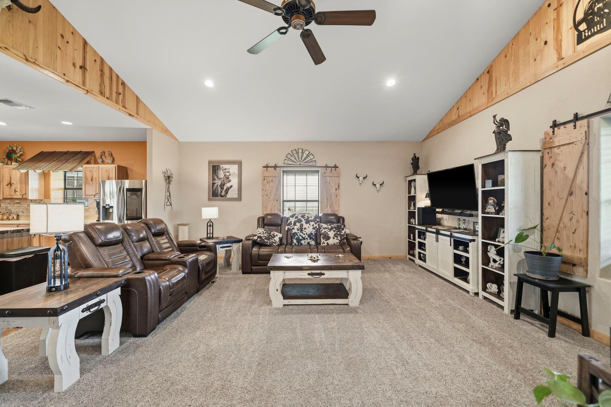 1604 County Road 370 Property Photo 11
