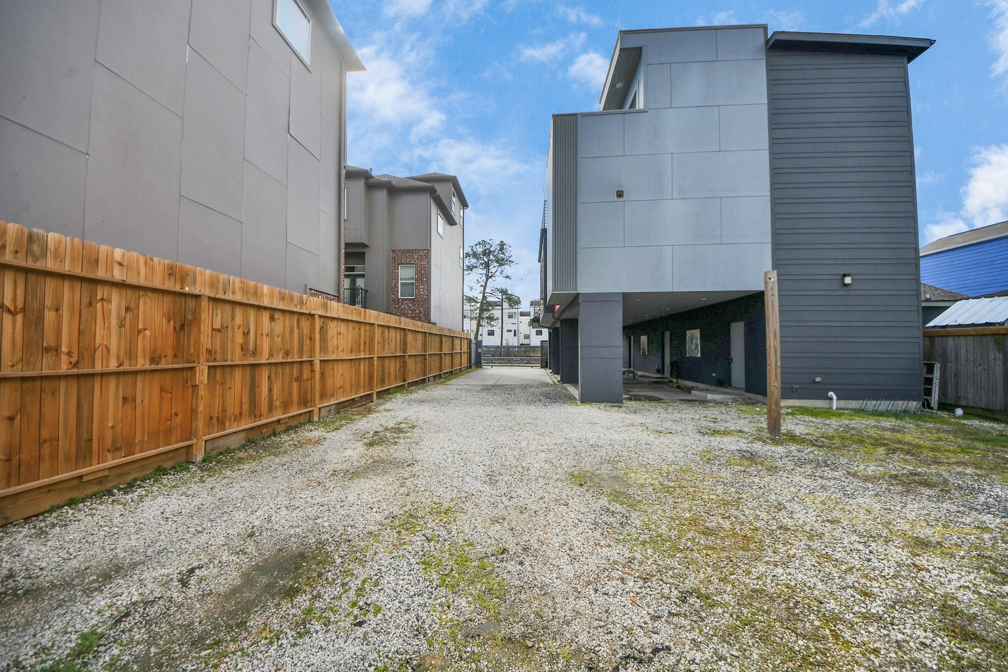 1708 Winter Street Property Photo 4