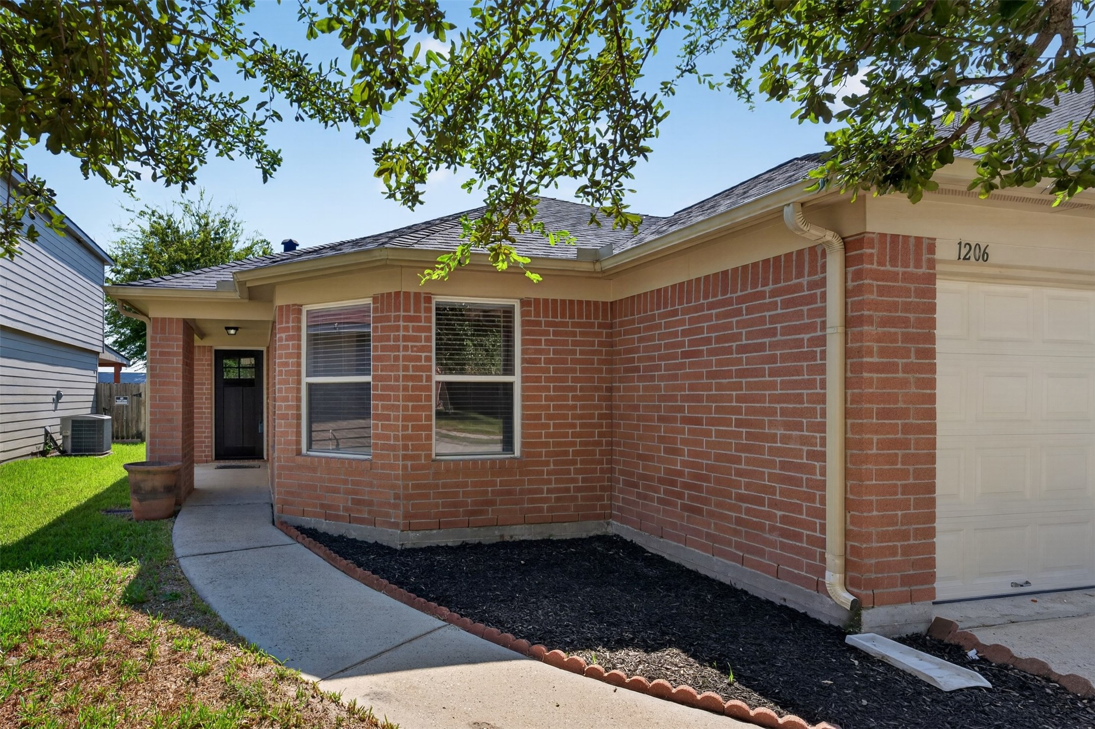 1206 Piedmont Creek Trail Property Photo 2