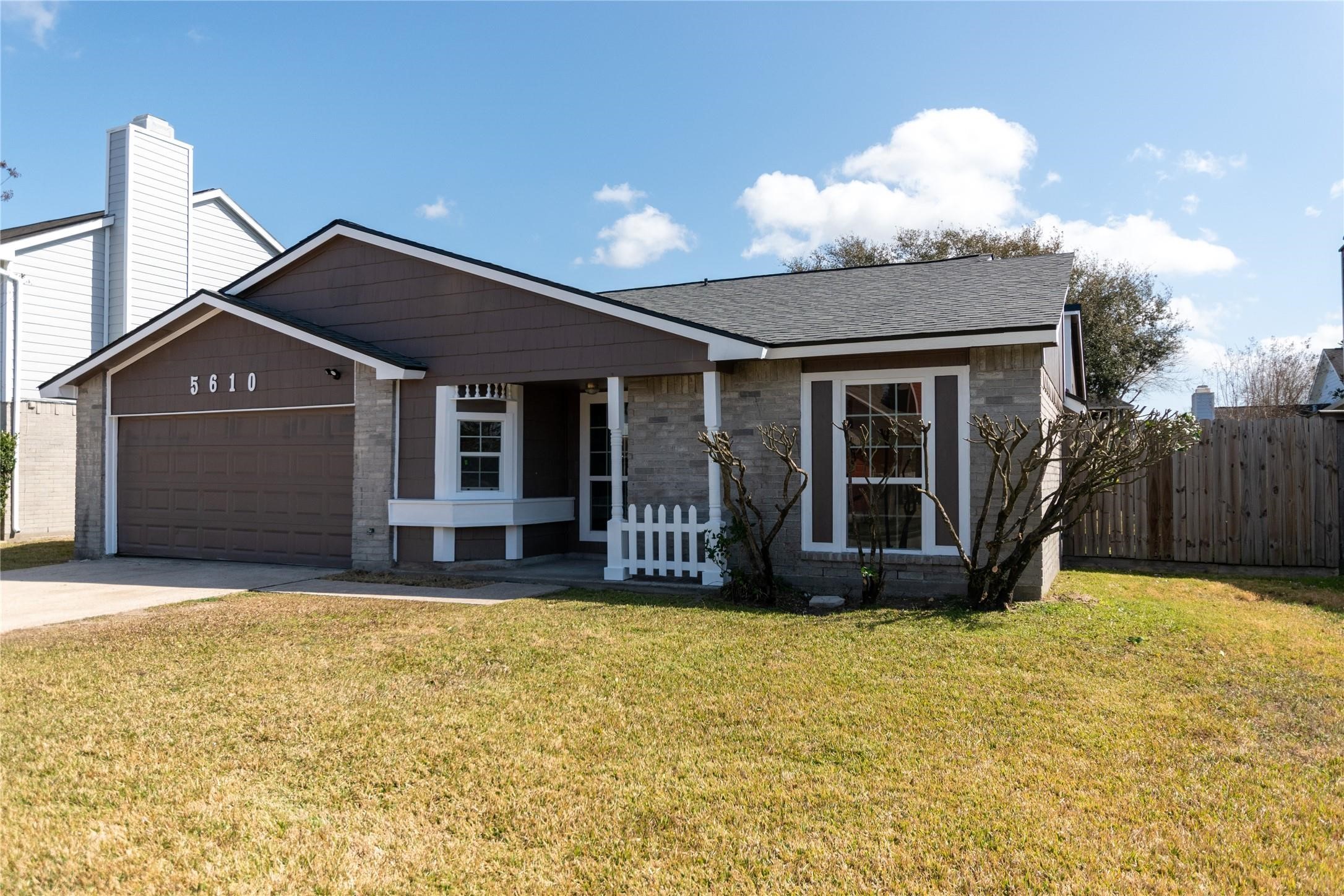 5610 Wallis Trail Court Property Photo 2