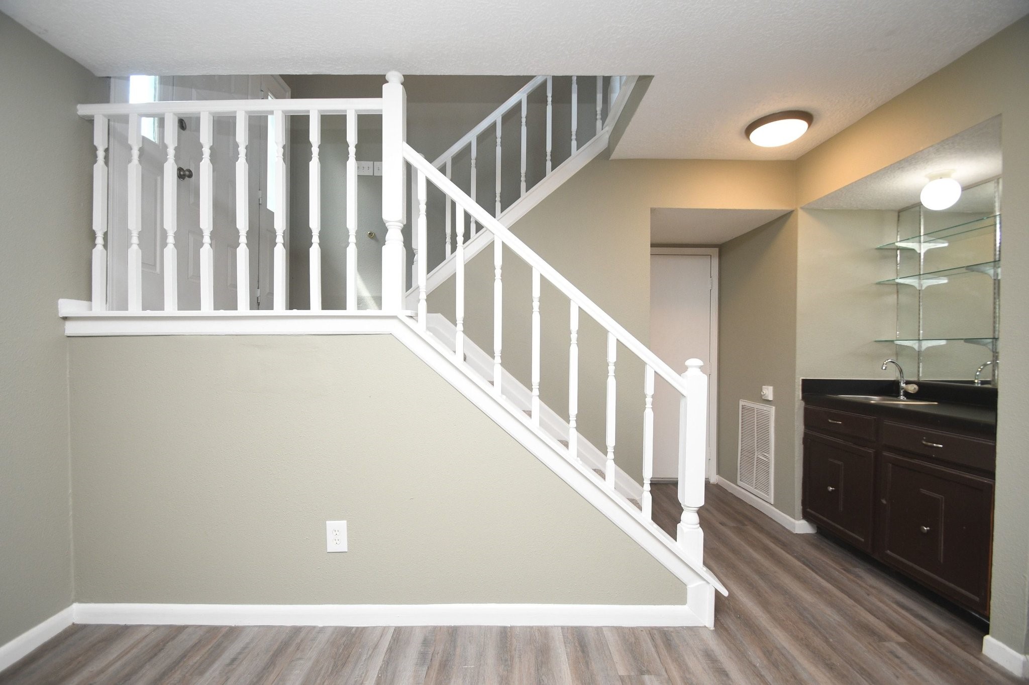 379 Richvale Lane Property Photo 6