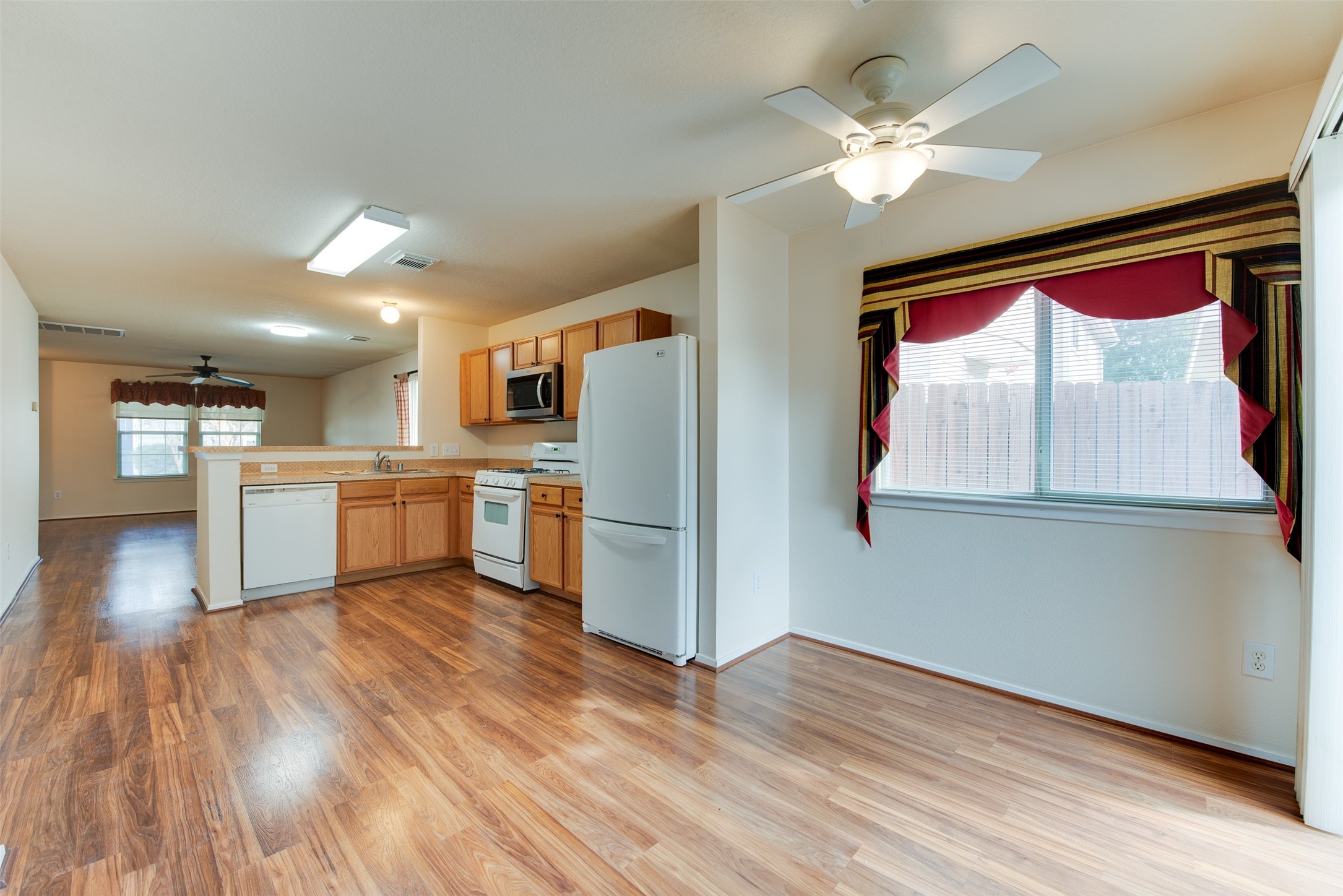6129 Lone Prairie Way Property Photo 15