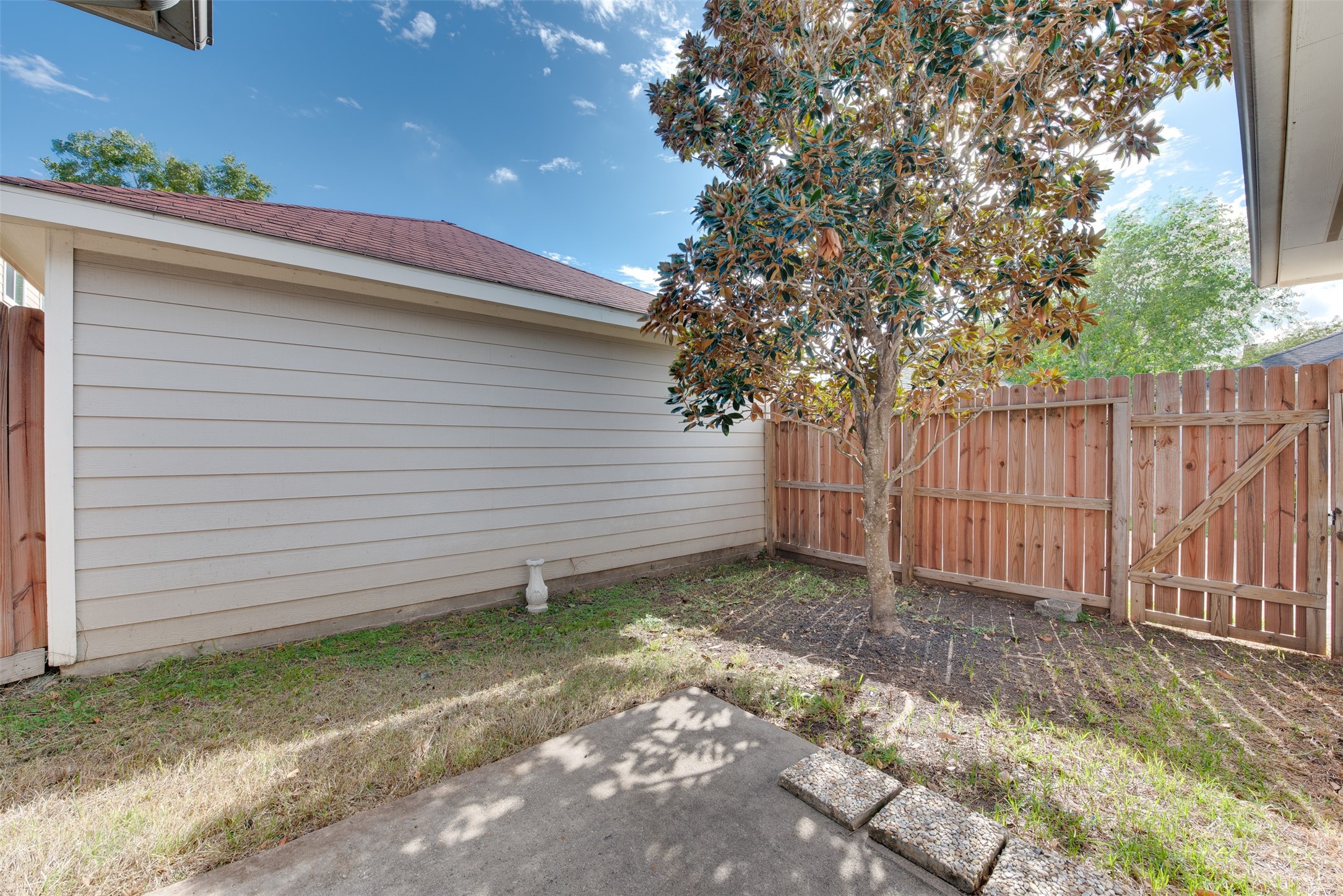 6129 Lone Prairie Way Property Photo 25