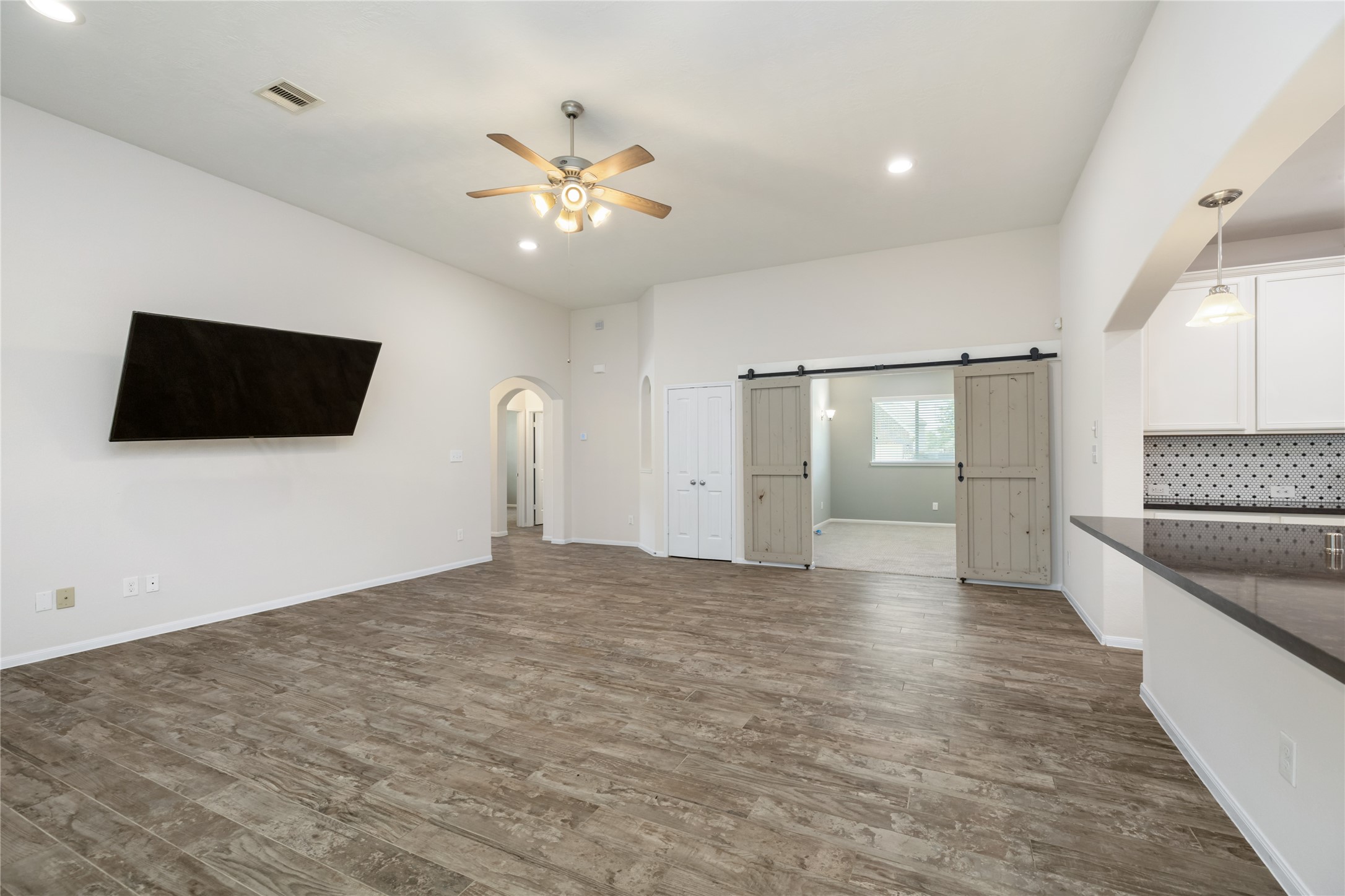 350 American Black Bear Drive Property Photo 6