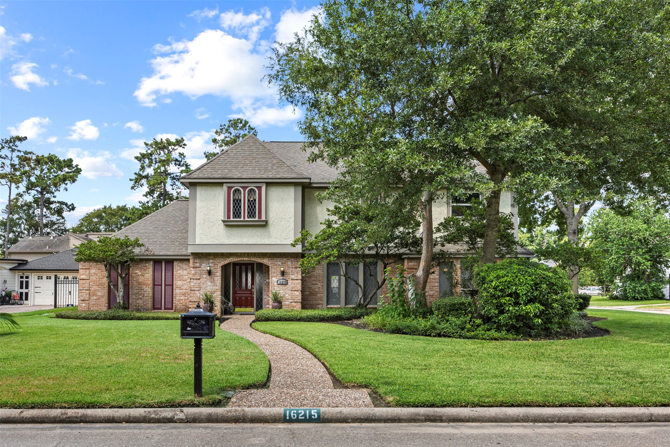 16215 N Greenfield Drive Property Photo 1