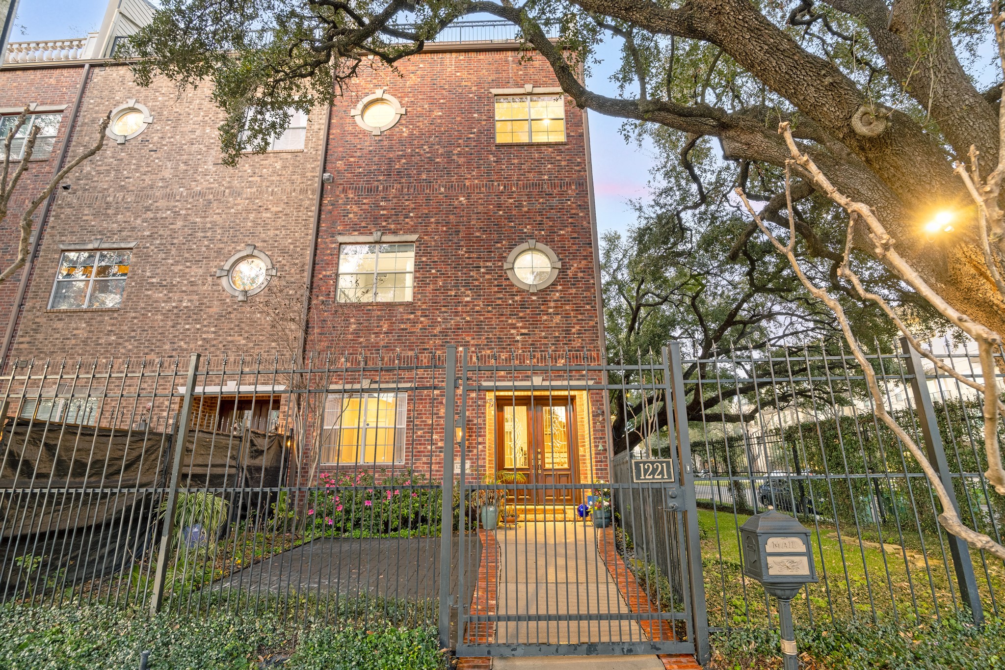 1221 Rosedale Street Property Photo