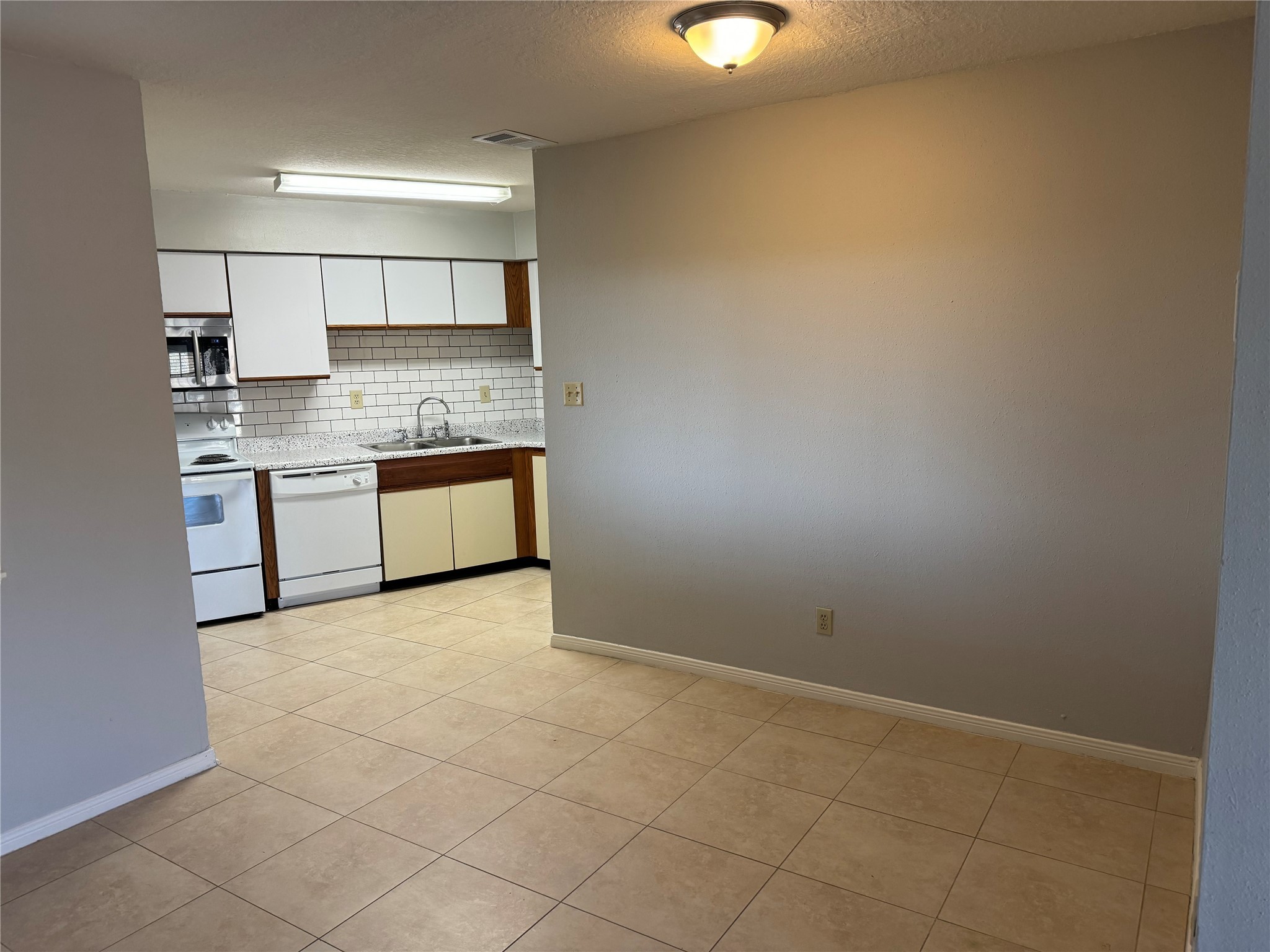 6107 Snug Harbor Boulevard S11 Property Photo 7