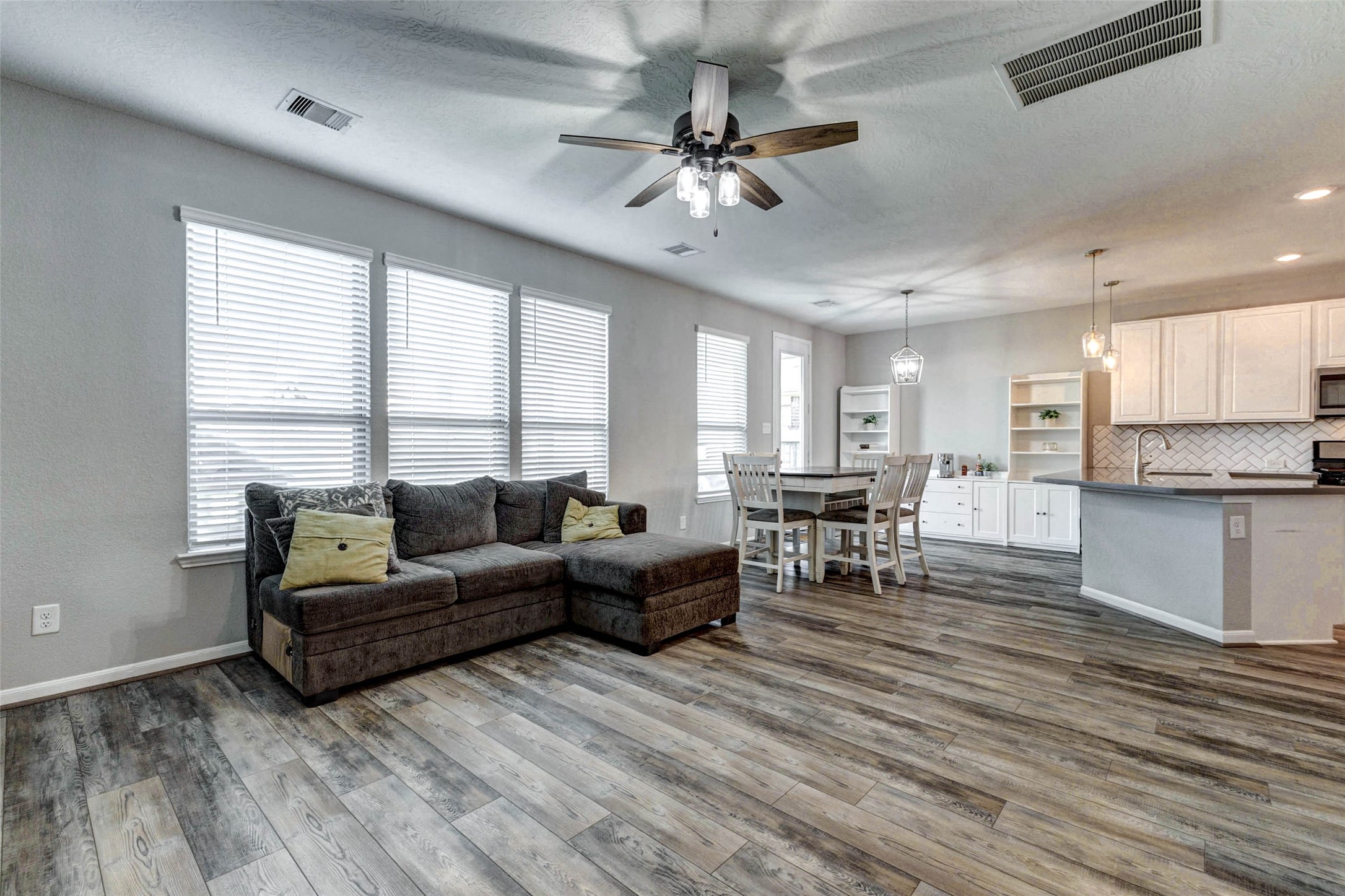 5226 Tall Tower Street Property Photo 9