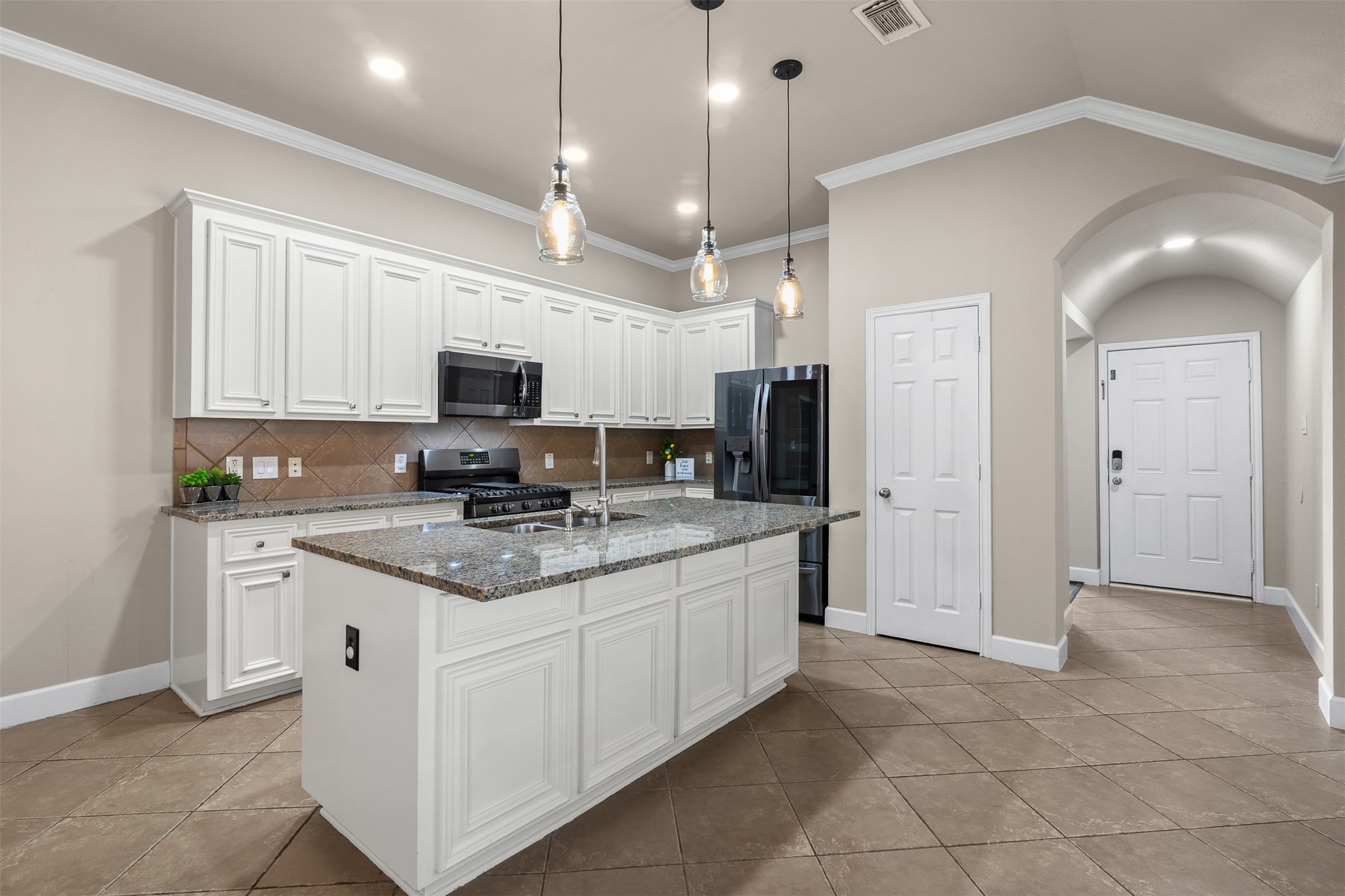 9211 Black Tooth Way Property Photo 10