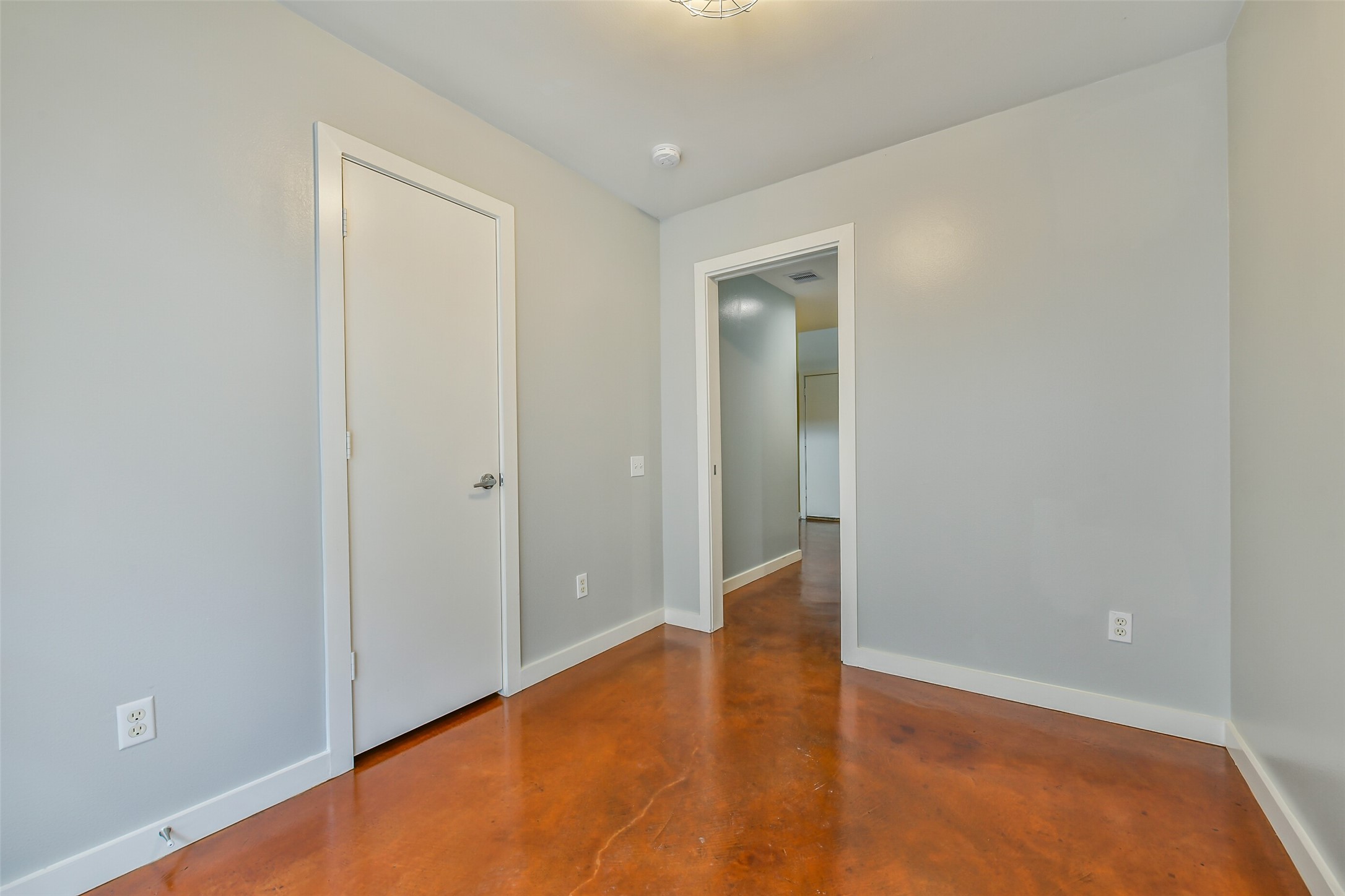 2716 Chenevert Street Property Photo 19