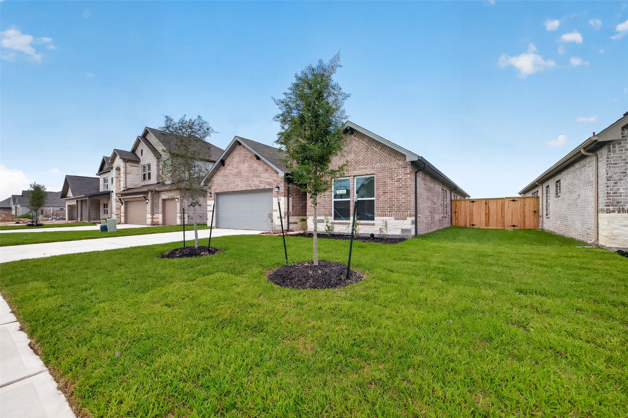 3503 Sago Palm Dr Property Photo 4