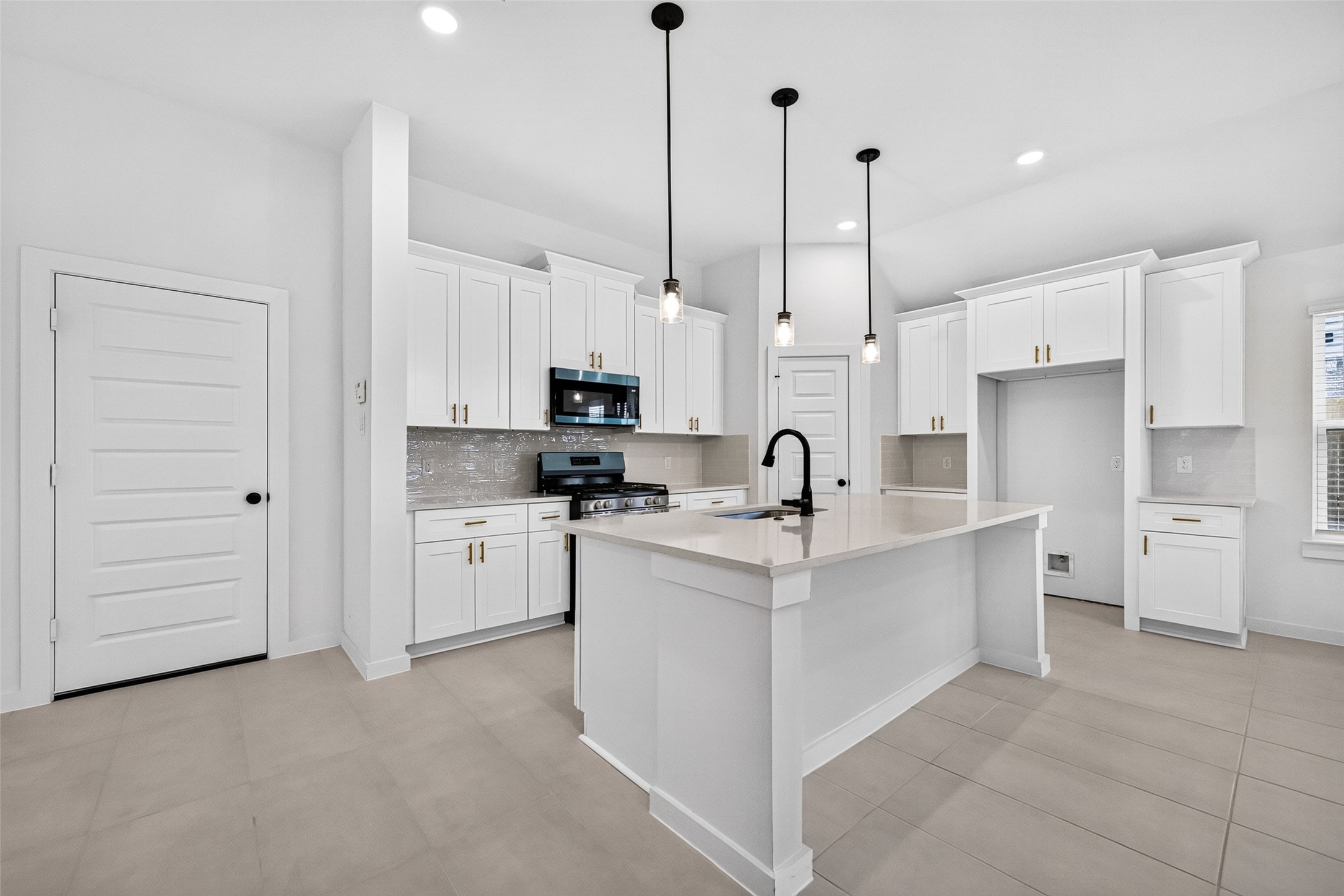 3503 Sago Palm Dr Property Photo 12