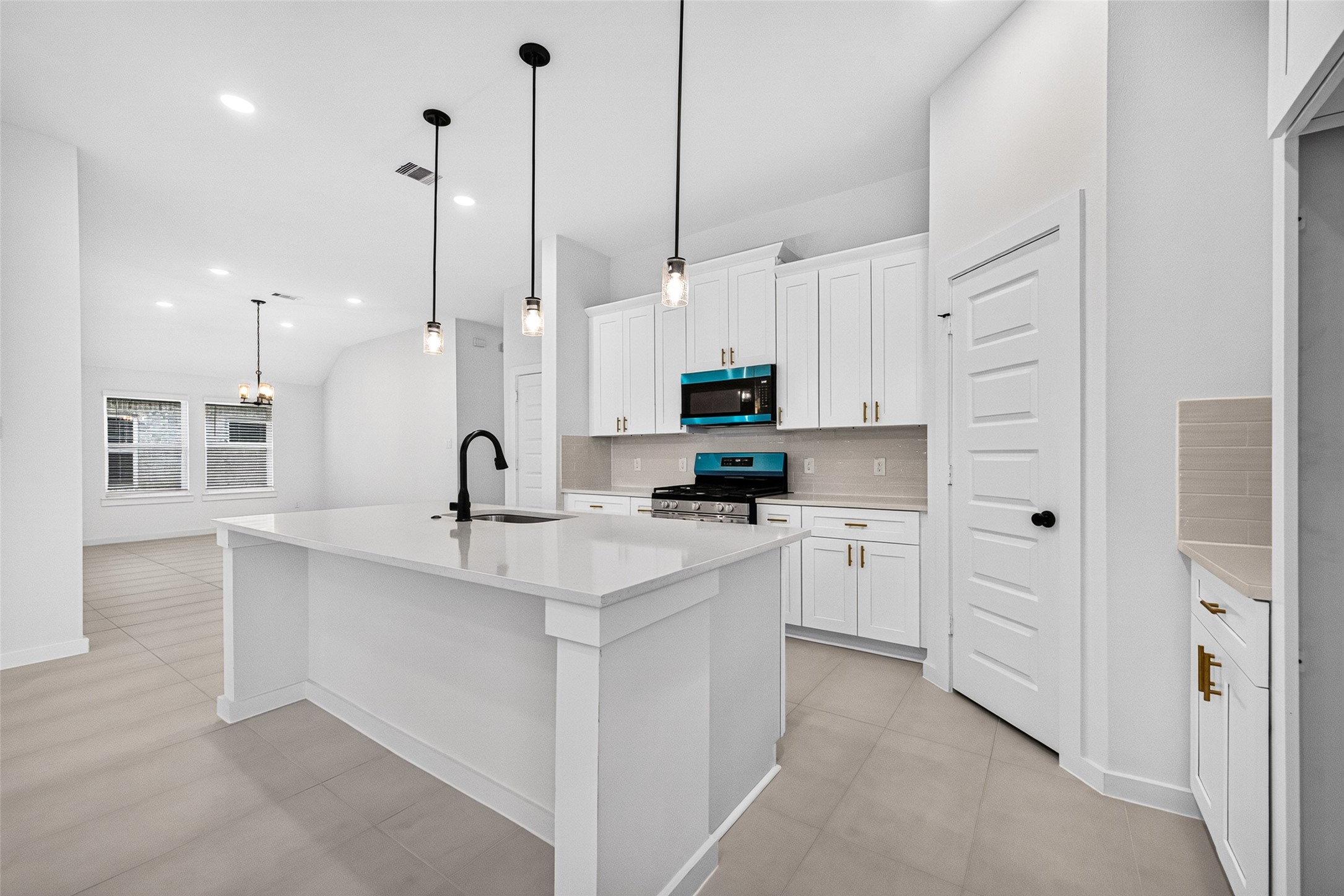 3503 Sago Palm Dr Property Photo 13