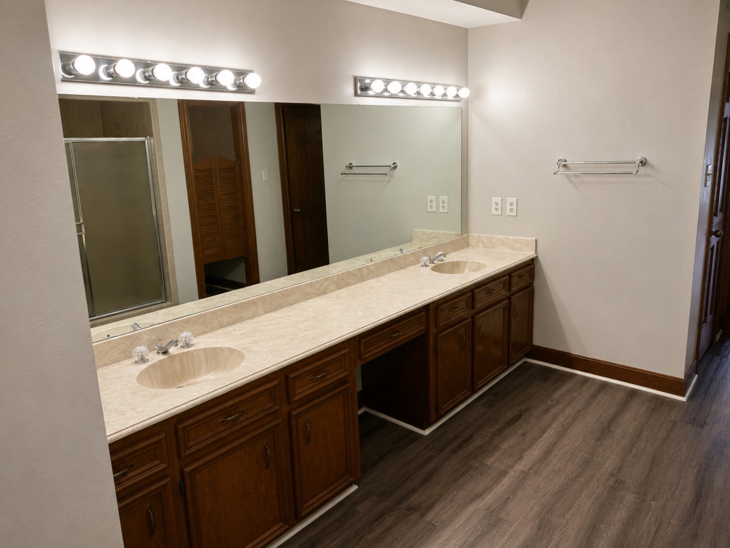 18327 Champion Forest Drive Property Photo 16