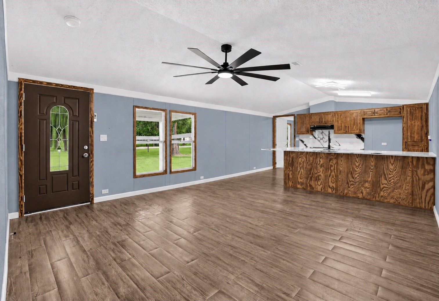228 County Road 444 Property Photo 2