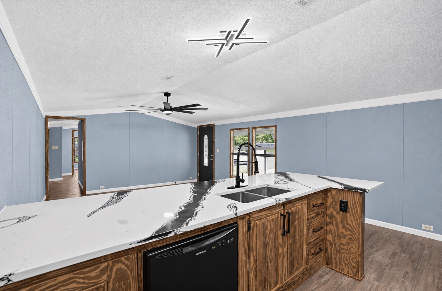 228 County Road 444 Property Photo 4