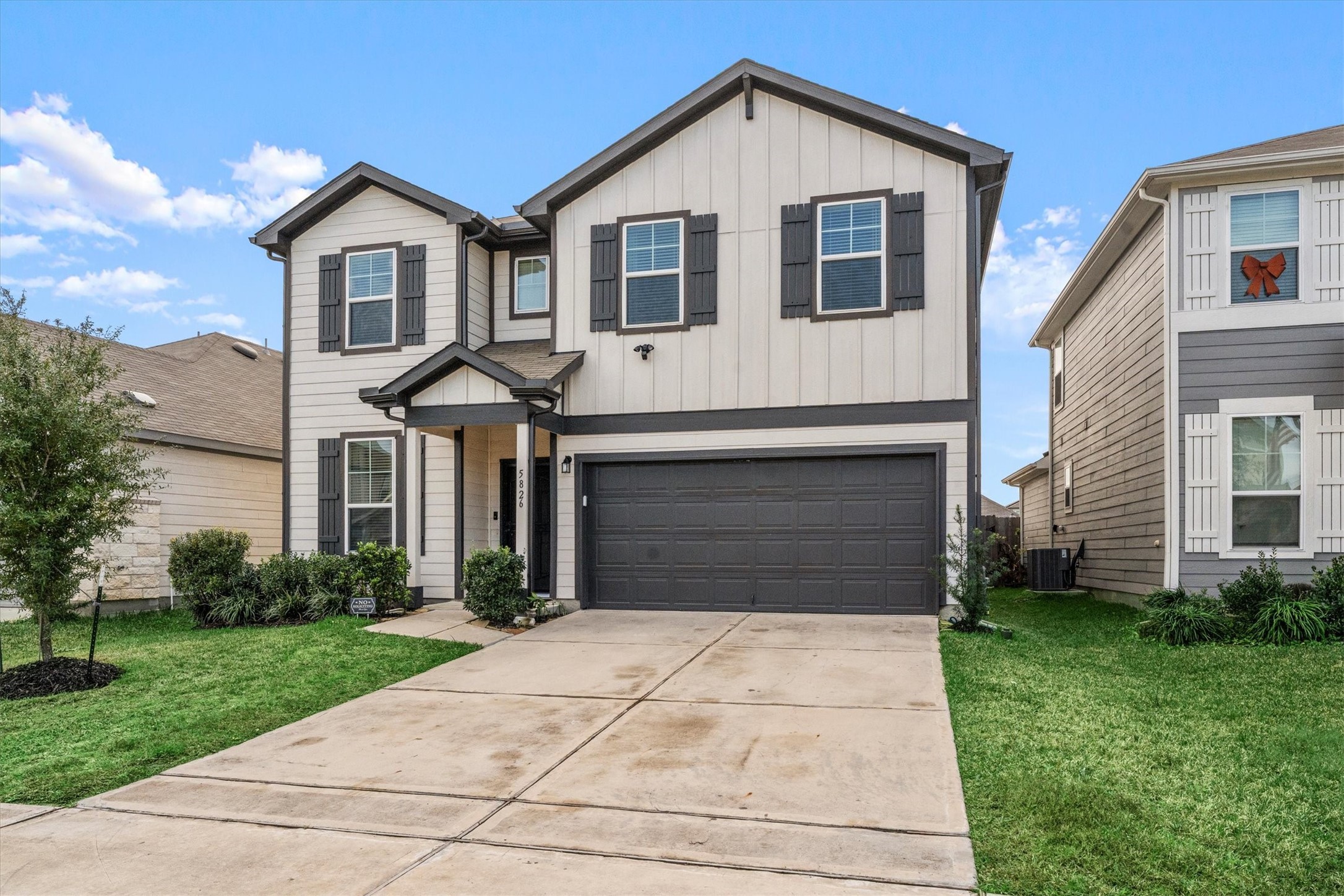 5826 Finely Run Street Property Photo 2