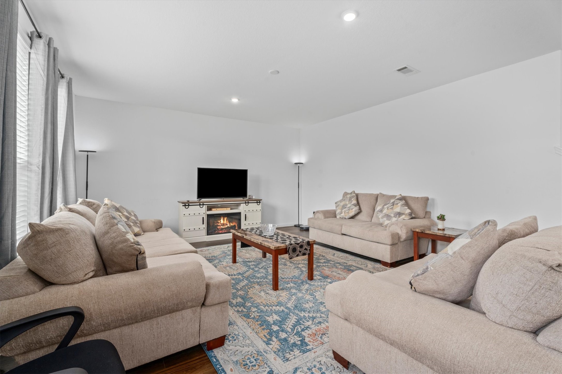 5826 Finely Run Street Property Photo 11