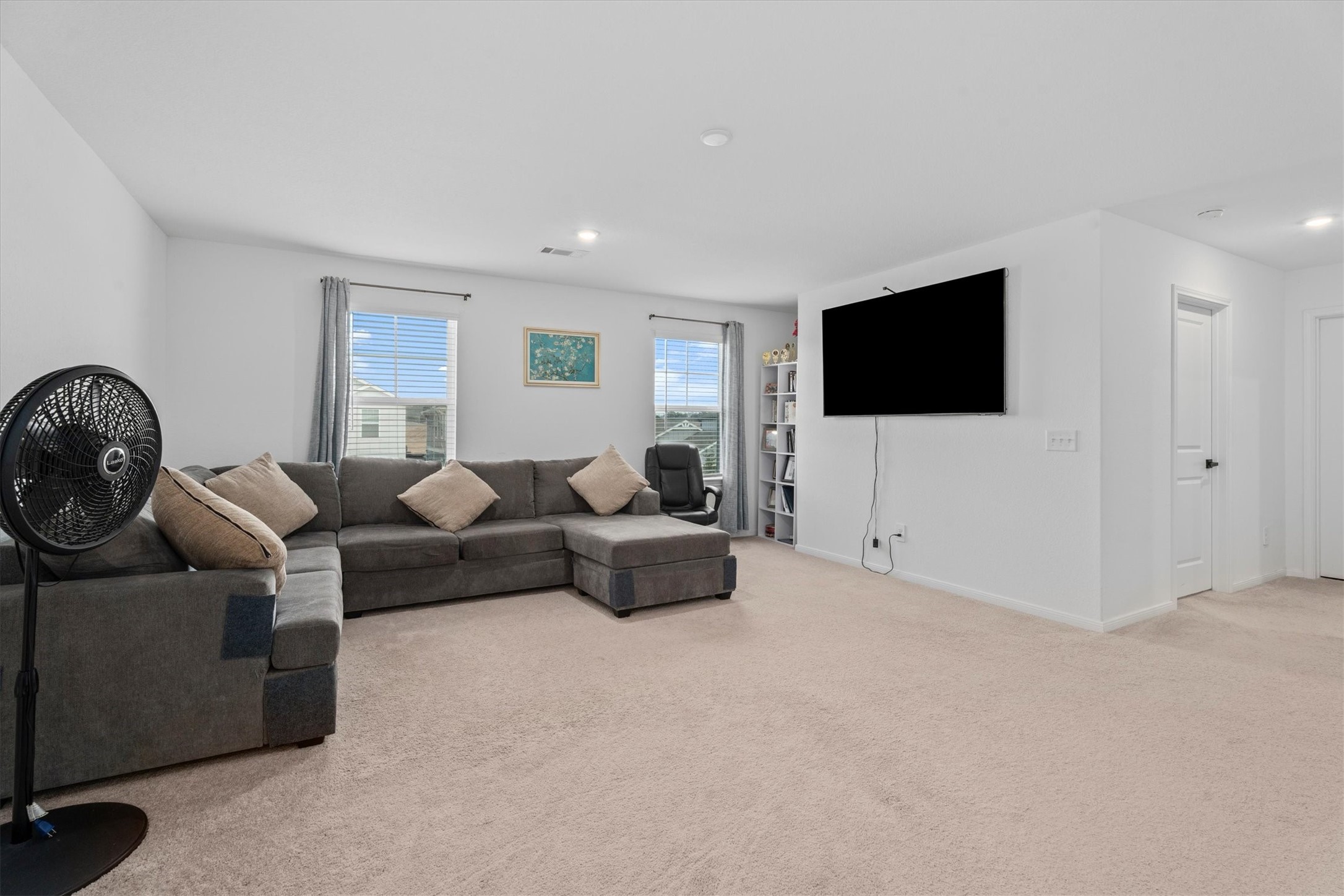 5826 Finely Run Street Property Photo 19