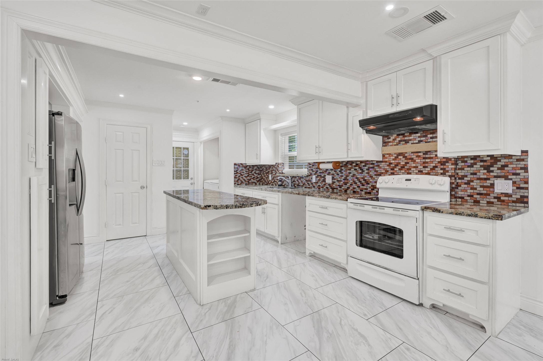 10773 Royal Pines Drive Property Photo 8