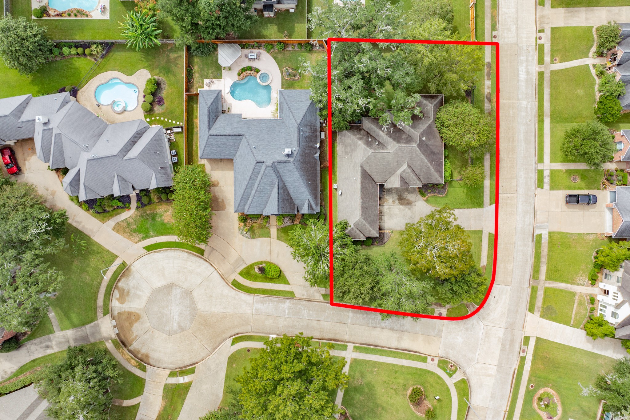 52 English Oak Court Property Photo 3