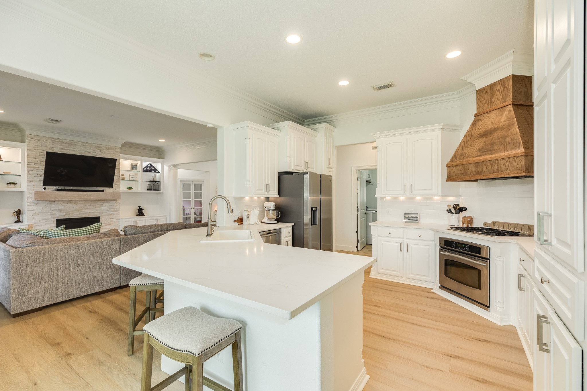 52 English Oak Court Property Photo 16
