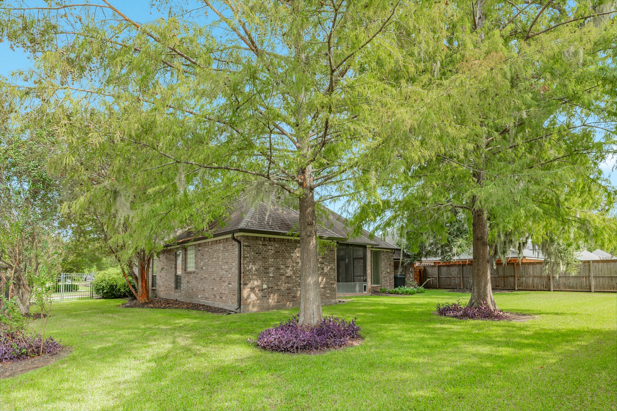 52 English Oak Court Property Photo 37