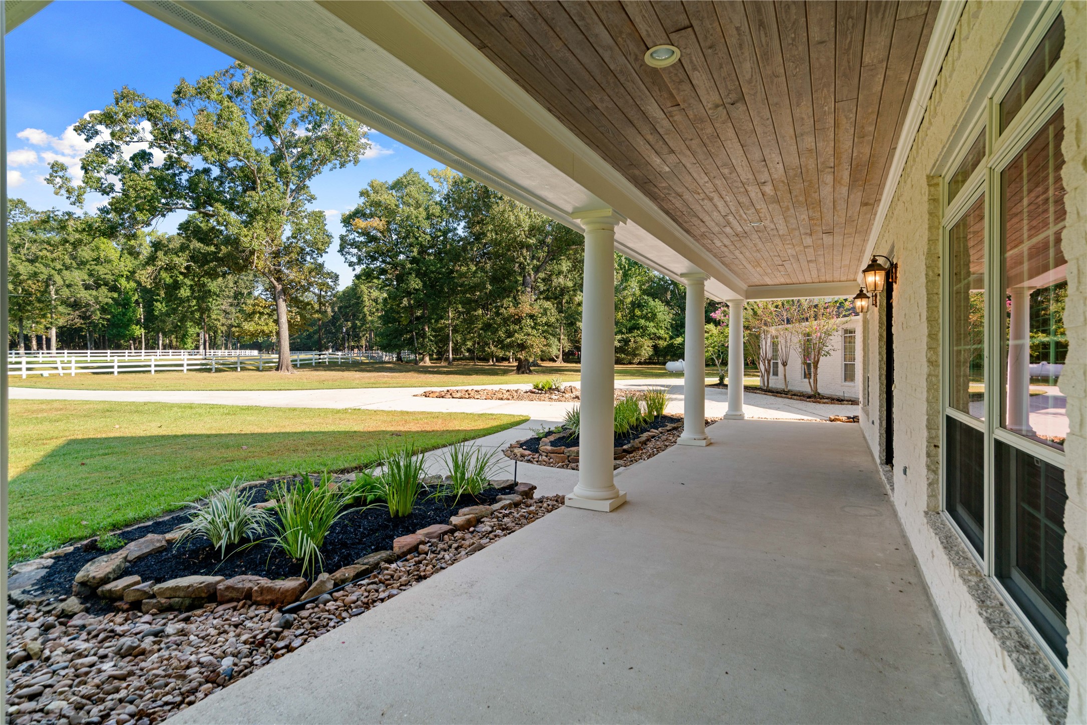 28930 Reserve Bend Drive Property Photo 9